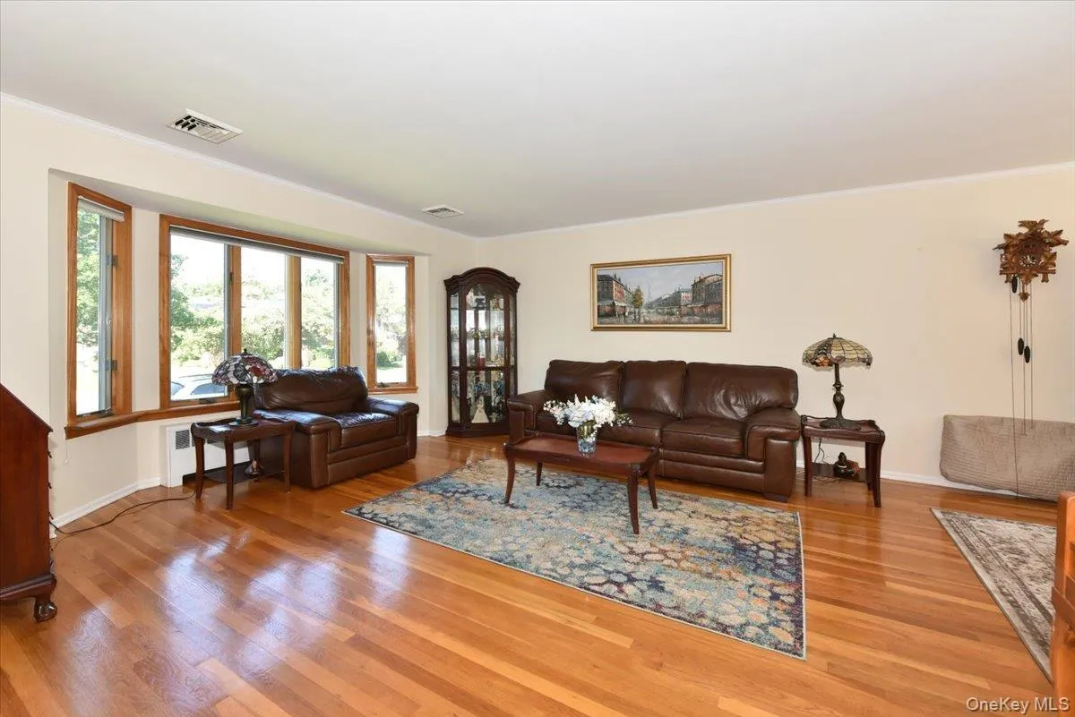 70 Glenwood Road, Oyster Bay, NY, 3 Bedrooms Bedrooms, 6 Rooms Rooms,1 BathroomBathrooms,Residential,For Rent,Glenwood,0,1042827 70 Glenwood Road, Oyster Bay, NY, 3 Bedrooms Bedrooms, 6 Rooms Rooms,1 BathroomBathrooms,Residential,For Rent,Glenwood,0,1042827