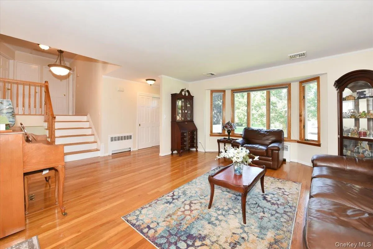 70 Glenwood Road, Oyster Bay, NY, 3 Bedrooms Bedrooms, 6 Rooms Rooms,1 BathroomBathrooms,Residential,For Rent,Glenwood,0,1042827 70 Glenwood Road, Oyster Bay, NY, 3 Bedrooms Bedrooms, 6 Rooms Rooms,1 BathroomBathrooms,Residential,For Rent,Glenwood,0,1042827