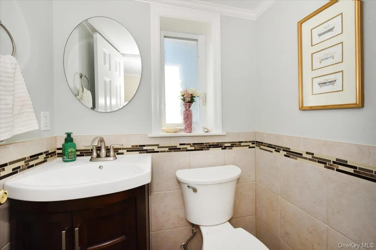 70 Glenwood Road, Oyster Bay, NY, 3 Bedrooms Bedrooms, 6 Rooms Rooms,1 BathroomBathrooms,Residential,For Rent,Glenwood,0,1042827 70 Glenwood Road, Oyster Bay, NY, 3 Bedrooms Bedrooms, 6 Rooms Rooms,1 BathroomBathrooms,Residential,For Rent,Glenwood,0,1042827