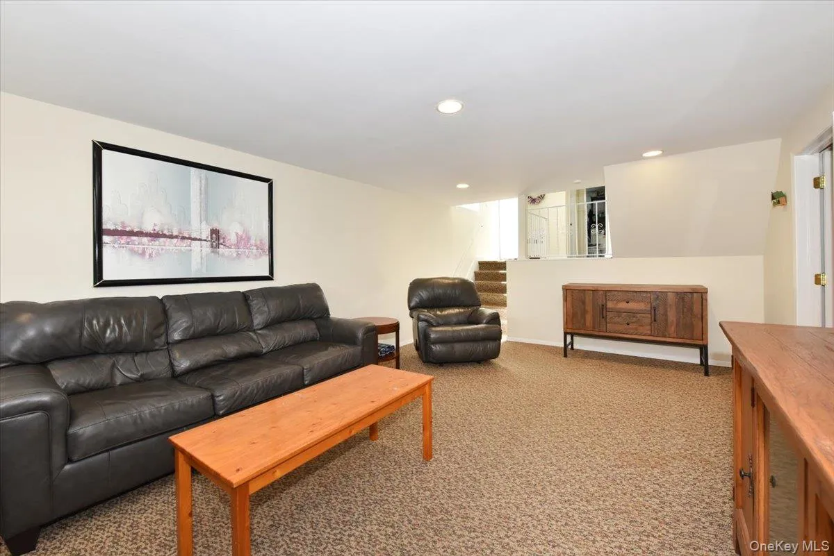 70 Glenwood Road, Oyster Bay, NY, 3 Bedrooms Bedrooms, 6 Rooms Rooms,1 BathroomBathrooms,Residential,For Rent,Glenwood,0,1042827 70 Glenwood Road, Oyster Bay, NY, 3 Bedrooms Bedrooms, 6 Rooms Rooms,1 BathroomBathrooms,Residential,For Rent,Glenwood,0,1042827