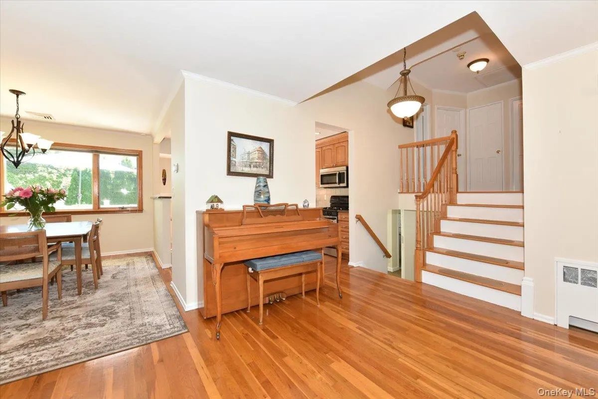 70 Glenwood Road, Oyster Bay, NY, 3 Bedrooms Bedrooms, 6 Rooms Rooms,1 BathroomBathrooms,Residential,For Rent,Glenwood,0,1042827 70 Glenwood Road, Oyster Bay, NY, 3 Bedrooms Bedrooms, 6 Rooms Rooms,1 BathroomBathrooms,Residential,For Rent,Glenwood,0,1042827