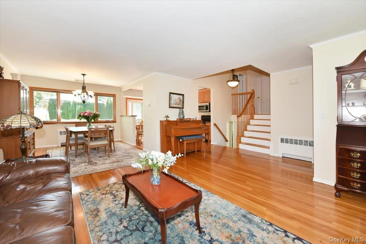 70 Glenwood Road, Oyster Bay, NY, 3 Bedrooms Bedrooms, 6 Rooms Rooms,1 BathroomBathrooms,Residential,For Rent,Glenwood,0,1042827 70 Glenwood Road, Oyster Bay, NY, 3 Bedrooms Bedrooms, 6 Rooms Rooms,1 BathroomBathrooms,Residential,For Rent,Glenwood,0,1042827