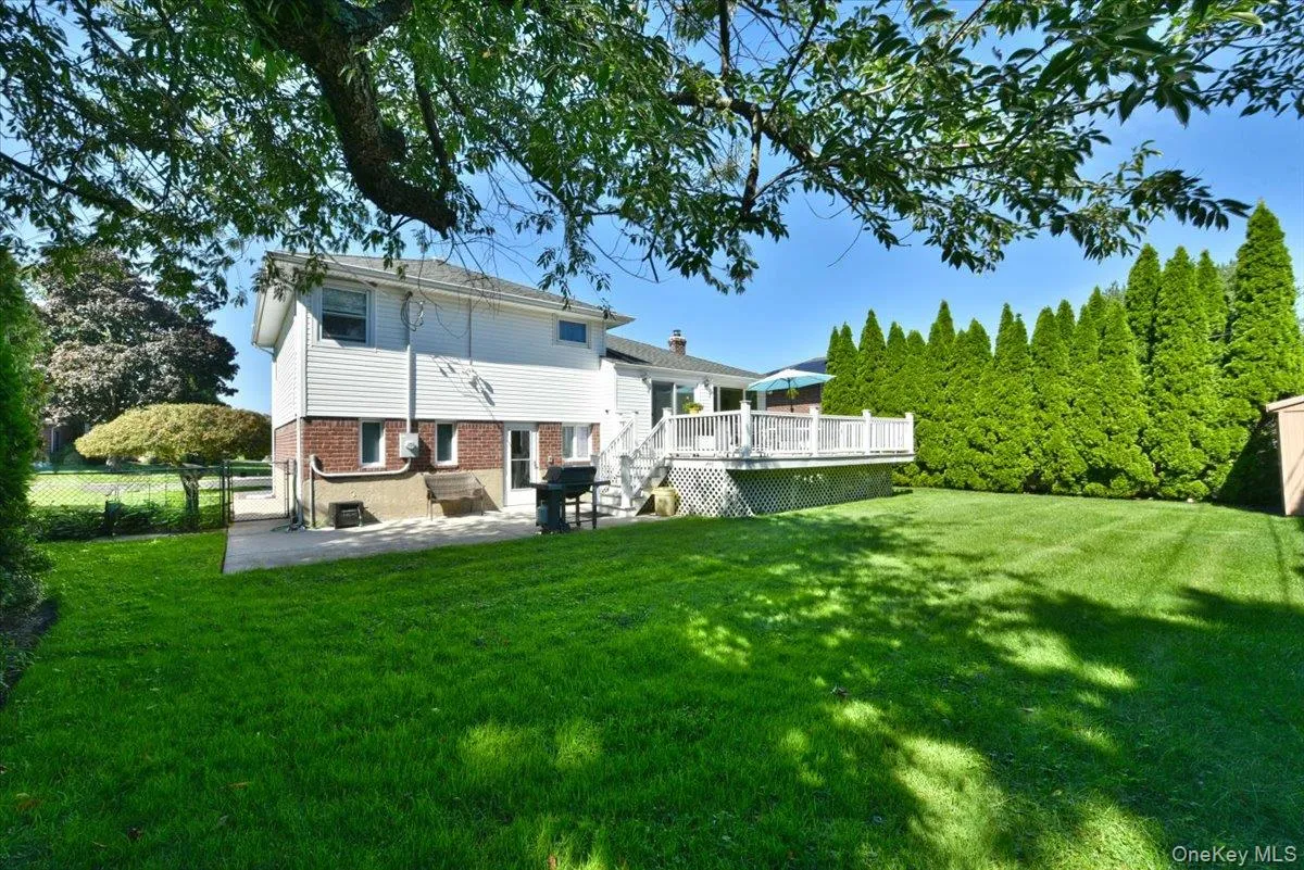 70 Glenwood Road, Oyster Bay, NY, 3 Bedrooms Bedrooms, 6 Rooms Rooms,1 BathroomBathrooms,Residential,For Rent,Glenwood,0,1042827 70 Glenwood Road, Oyster Bay, NY, 3 Bedrooms Bedrooms, 6 Rooms Rooms,1 BathroomBathrooms,Residential,For Rent,Glenwood,0,1042827
