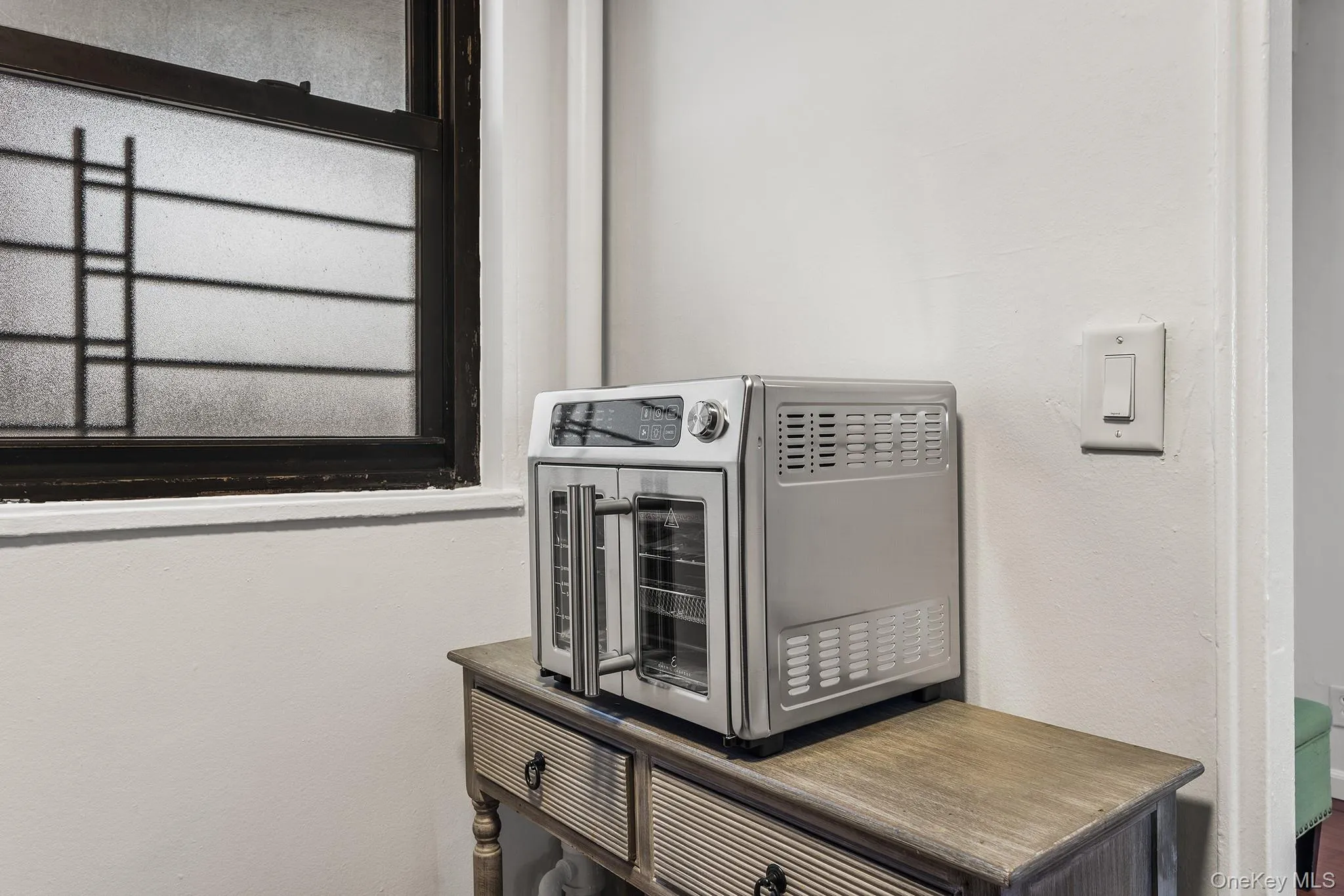 61-25 98th Street, New York, NY, 1 Bedroom Bedrooms, 3 Rooms Rooms,1 BathroomBathrooms,Residential,For Rent,98th,0,1042830 61-25 98th Street, New York, NY, 1 Bedroom Bedrooms, 3 Rooms Rooms,1 BathroomBathrooms,Residential,For Rent,98th,0,1042830