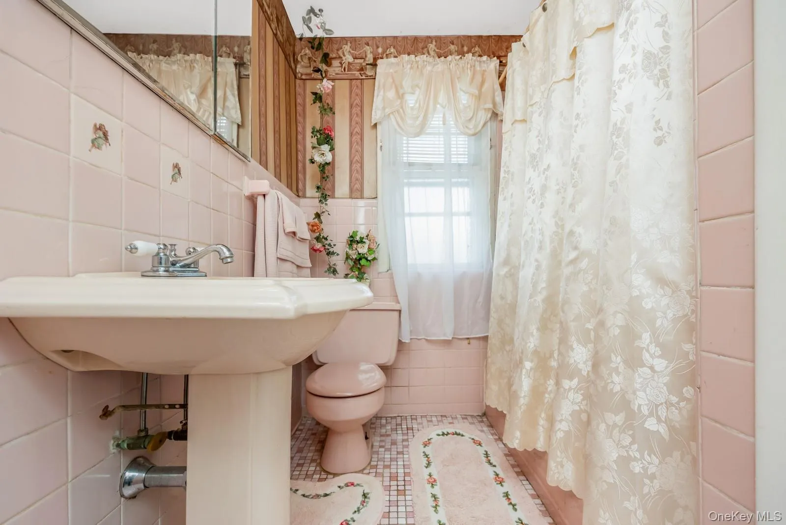 69-11 62nd Drive, New York, NY, 3 Bedrooms Bedrooms, 8 Rooms Rooms,2 BathroomsBathrooms,Residential,For Rent,62nd,0,1042833 69-11 62nd Drive, New York, NY, 3 Bedrooms Bedrooms, 8 Rooms Rooms,2 BathroomsBathrooms,Residential,For Rent,62nd,0,1042833