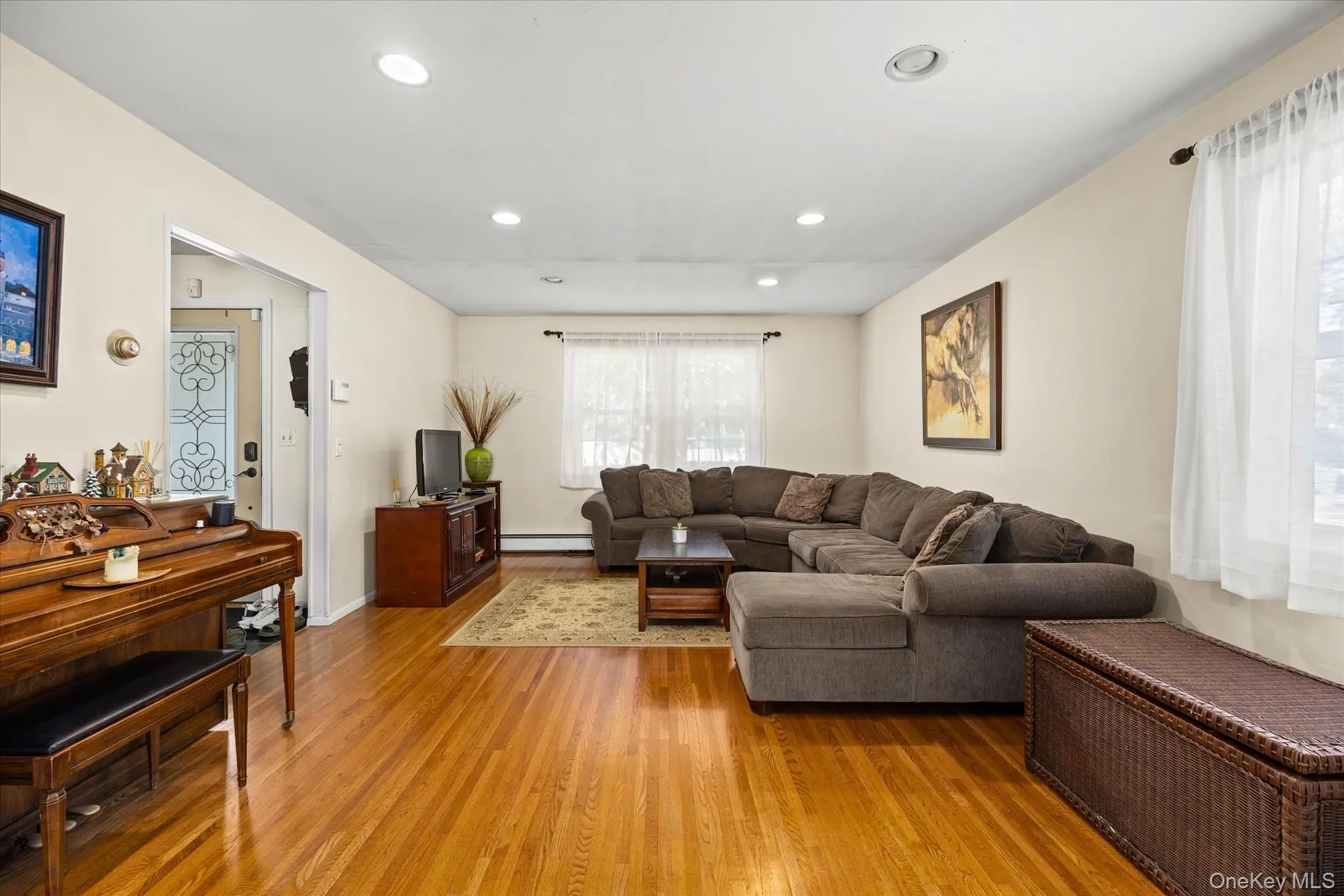 9 Charlemagne Drive, Smithtown, NY, 4 Bedrooms Bedrooms, 9 Rooms Rooms,2 BathroomsBathrooms,Residential,For Rent,Charlemagne,0,1042836 9 Charlemagne Drive, Smithtown, NY, 4 Bedrooms Bedrooms, 9 Rooms Rooms,2 BathroomsBathrooms,Residential,For Rent,Charlemagne,0,1042836