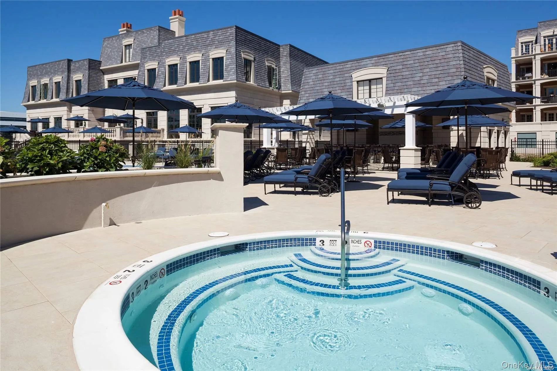2000 Royal Court, North Hempstead, NY, 2 Bedrooms Bedrooms, 5 Rooms Rooms,2 BathroomsBathrooms,Residential,For Rent,Royal,0,1042837 2000 Royal Court, North Hempstead, NY, 2 Bedrooms Bedrooms, 5 Rooms Rooms,2 BathroomsBathrooms,Residential,For Rent,Royal,0,1042837
