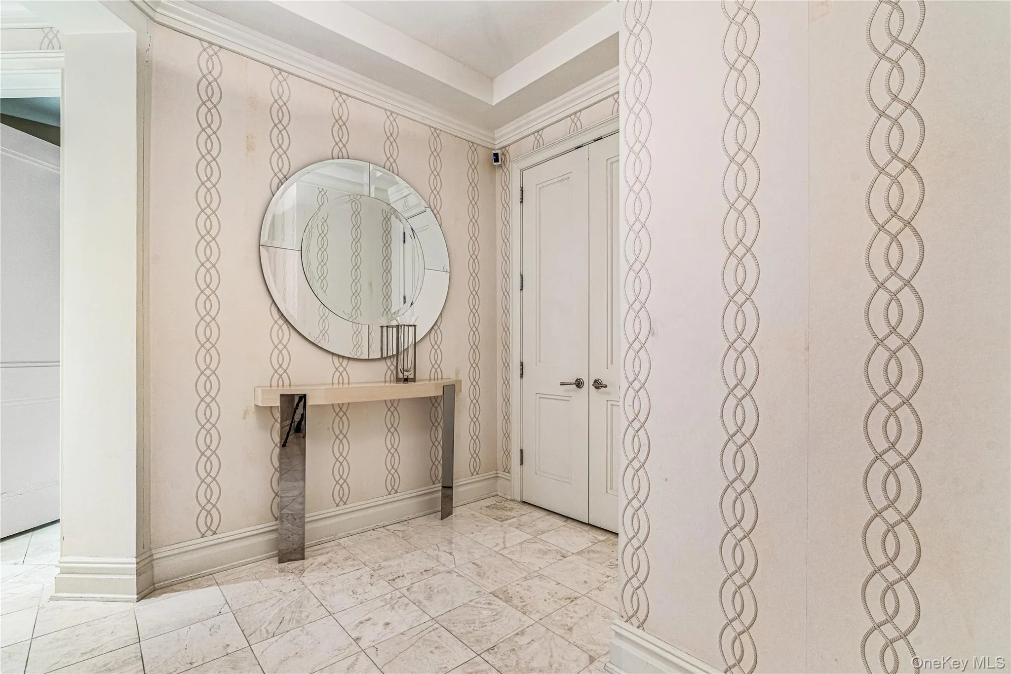 2000 Royal Court, North Hempstead, NY, 2 Bedrooms Bedrooms, 5 Rooms Rooms,2 BathroomsBathrooms,Residential,For Rent,Royal,0,1042837 2000 Royal Court, North Hempstead, NY, 2 Bedrooms Bedrooms, 5 Rooms Rooms,2 BathroomsBathrooms,Residential,For Rent,Royal,0,1042837