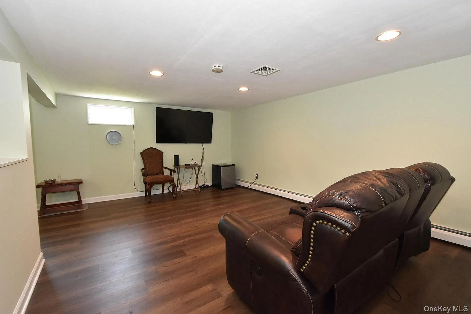 14 Milburn Road, Brookhaven, NY, 3 Bedrooms Bedrooms, 6 Rooms Rooms,1 BathroomBathrooms,Residential,For Rent,Milburn,0,1042839 14 Milburn Road, Brookhaven, NY, 3 Bedrooms Bedrooms, 6 Rooms Rooms,1 BathroomBathrooms,Residential,For Rent,Milburn,0,1042839