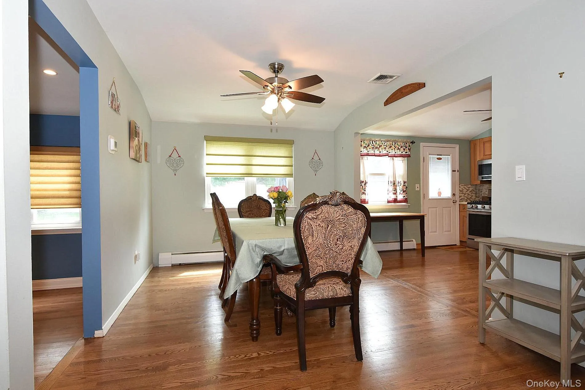 14 Milburn Road, Brookhaven, NY, 3 Bedrooms Bedrooms, 6 Rooms Rooms,1 BathroomBathrooms,Residential,For Rent,Milburn,0,1042839 14 Milburn Road, Brookhaven, NY, 3 Bedrooms Bedrooms, 6 Rooms Rooms,1 BathroomBathrooms,Residential,For Rent,Milburn,0,1042839
