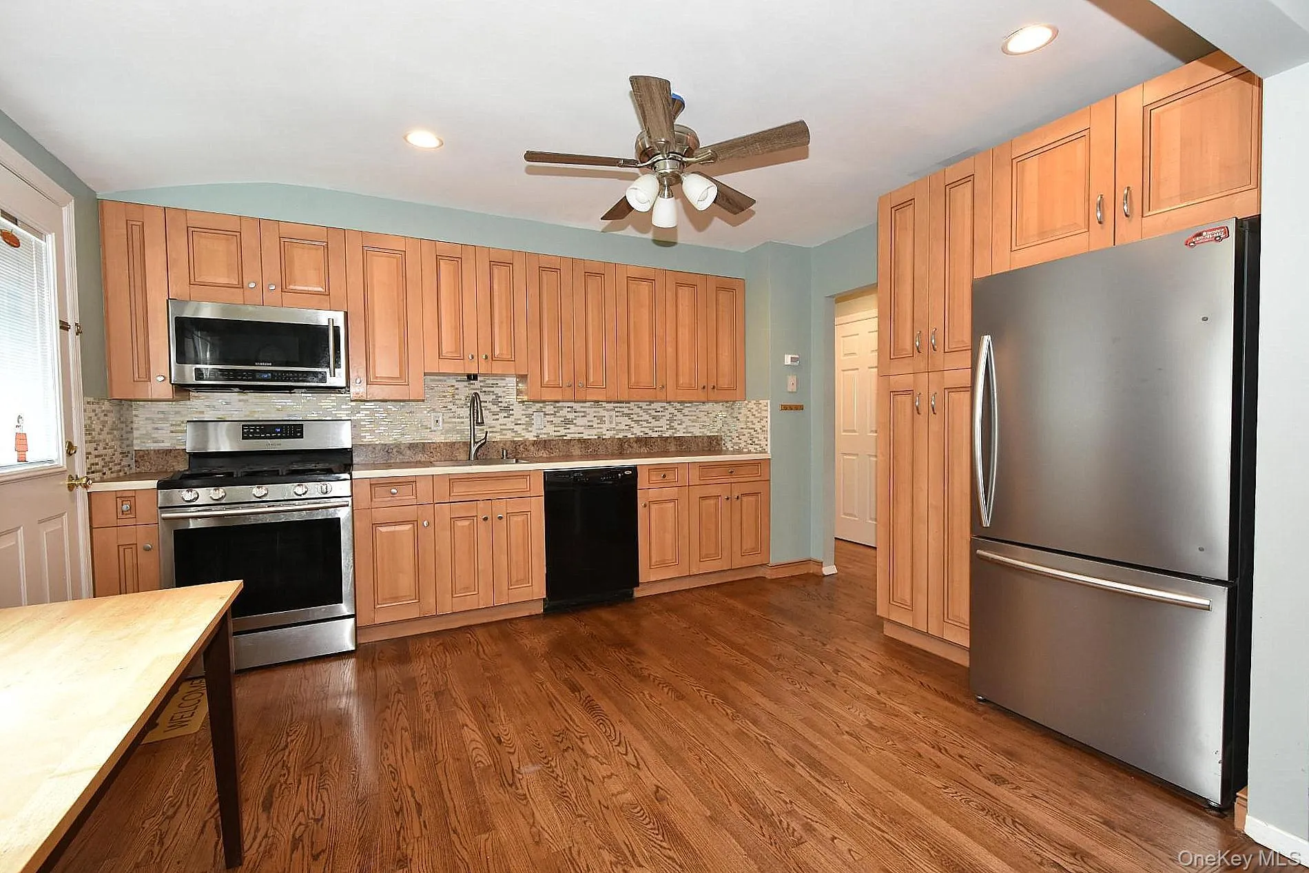 14 Milburn Road, Brookhaven, NY, 3 Bedrooms Bedrooms, 6 Rooms Rooms,1 BathroomBathrooms,Residential,For Rent,Milburn,0,1042839 14 Milburn Road, Brookhaven, NY, 3 Bedrooms Bedrooms, 6 Rooms Rooms,1 BathroomBathrooms,Residential,For Rent,Milburn,0,1042839