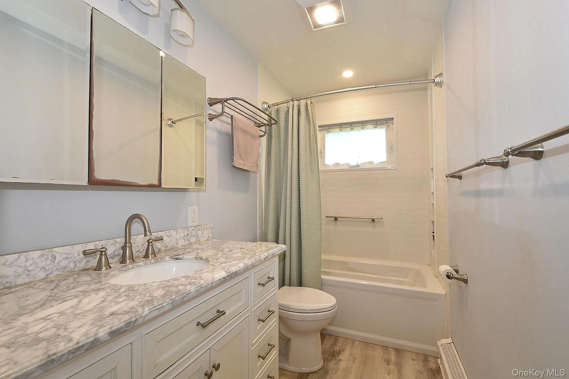 14 Milburn Road, Brookhaven, NY, 3 Bedrooms Bedrooms, 6 Rooms Rooms,1 BathroomBathrooms,Residential,For Rent,Milburn,0,1042839 14 Milburn Road, Brookhaven, NY, 3 Bedrooms Bedrooms, 6 Rooms Rooms,1 BathroomBathrooms,Residential,For Rent,Milburn,0,1042839
