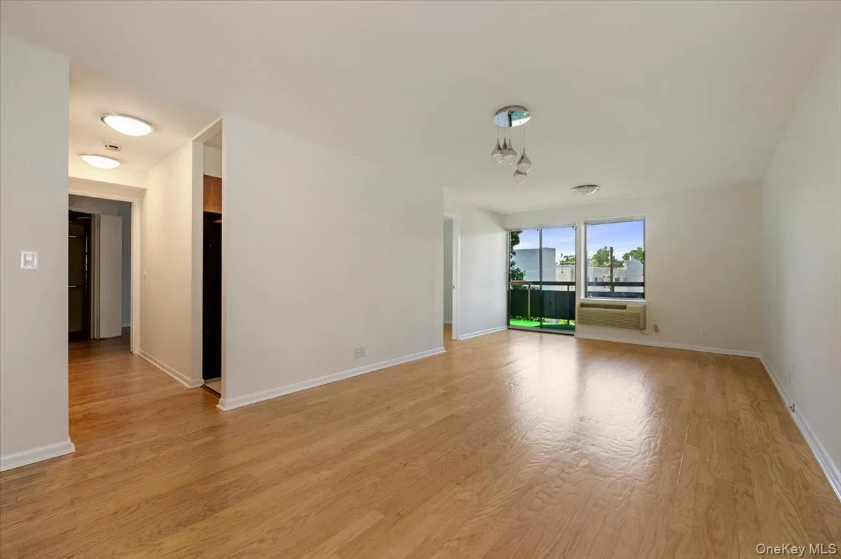 141 Great Neck Road, North Hempstead, NY, 2 Bedrooms Bedrooms, 4 Rooms Rooms,1 BathroomBathrooms,Residential Lease,For Rent,Great Neck Road,0,1042842 141 Great Neck Road, North Hempstead, NY, 2 Bedrooms Bedrooms, 4 Rooms Rooms,1 BathroomBathrooms,Residential Lease,For Rent,Great Neck Road,0,1042842
