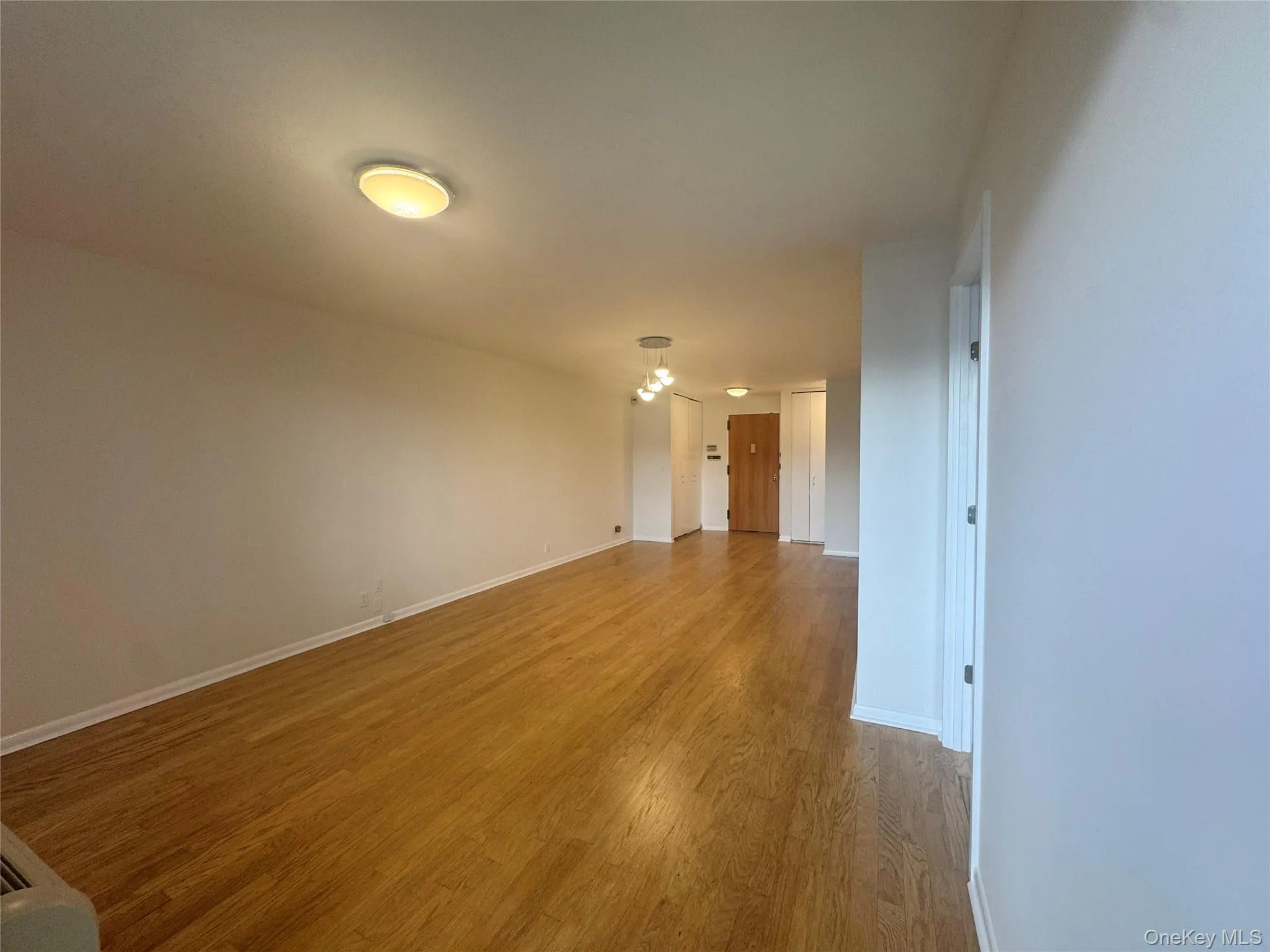 141 Great Neck Road, North Hempstead, NY, 2 Bedrooms Bedrooms, 4 Rooms Rooms,1 BathroomBathrooms,Residential Lease,For Rent,Great Neck Road,0,1042842 141 Great Neck Road, North Hempstead, NY, 2 Bedrooms Bedrooms, 4 Rooms Rooms,1 BathroomBathrooms,Residential Lease,For Rent,Great Neck Road,0,1042842