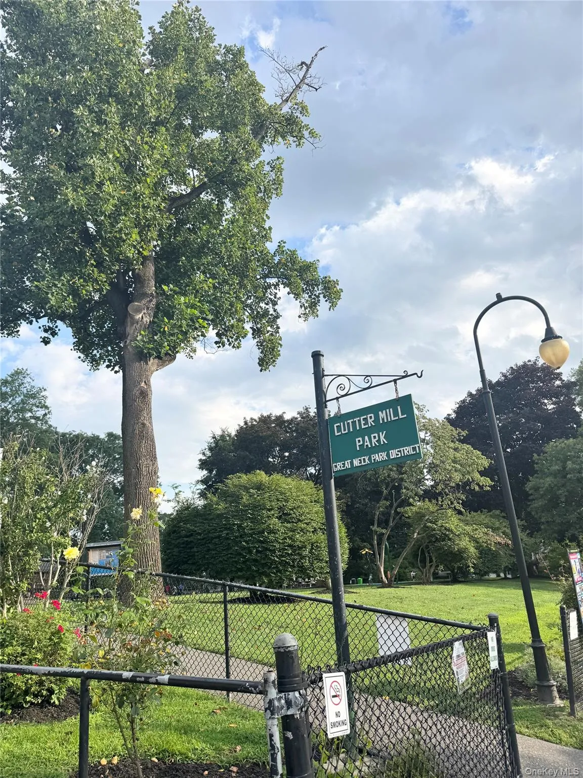 141 Great Neck Road, North Hempstead, NY, 2 Bedrooms Bedrooms, 4 Rooms Rooms,1 BathroomBathrooms,Residential Lease,For Rent,Great Neck Road,0,1042842 141 Great Neck Road, North Hempstead, NY, 2 Bedrooms Bedrooms, 4 Rooms Rooms,1 BathroomBathrooms,Residential Lease,For Rent,Great Neck Road,0,1042842