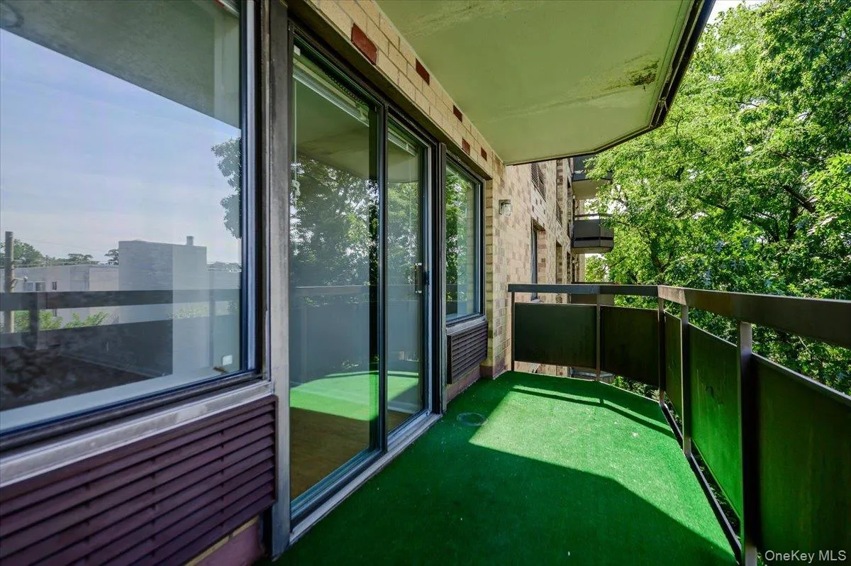 141 Great Neck Road, North Hempstead, NY, 2 Bedrooms Bedrooms, 4 Rooms Rooms,1 BathroomBathrooms,Residential Lease,For Rent,Great Neck Road,0,1042842 141 Great Neck Road, North Hempstead, NY, 2 Bedrooms Bedrooms, 4 Rooms Rooms,1 BathroomBathrooms,Residential Lease,For Rent,Great Neck Road,0,1042842