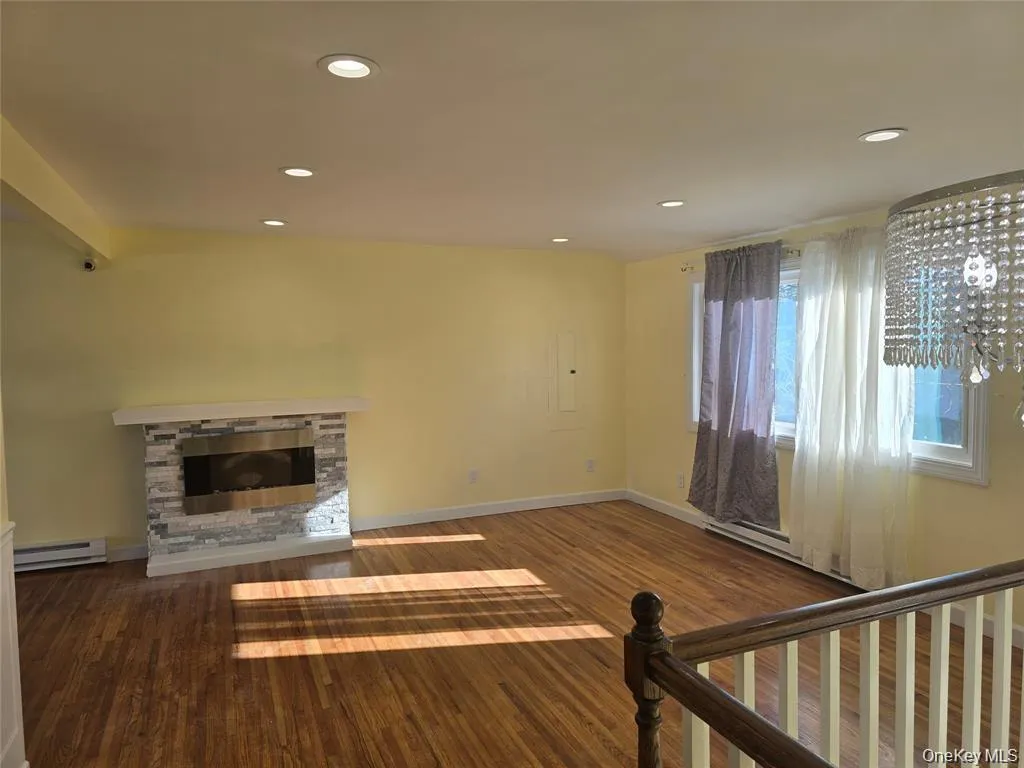 17 Lantern Street, Huntington, NY, 3 Bedroom Bedrooms, 6 Room Rooms,1 BathroomBathrooms,Residential Lease,For Rent,Lantern,0,1042844 17 Lantern Street, Huntington, NY, 3 Bedroom Bedrooms, 6 Room Rooms,1 BathroomBathrooms,Residential Lease,For Rent,Lantern,0,1042844