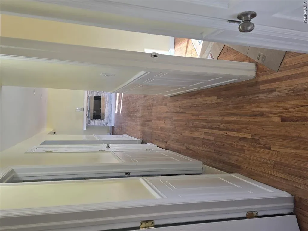 17 Lantern Street, Huntington, NY, 3 Bedroom Bedrooms, 6 Room Rooms,1 BathroomBathrooms,Residential Lease,For Rent,Lantern,0,1042844 17 Lantern Street, Huntington, NY, 3 Bedroom Bedrooms, 6 Room Rooms,1 BathroomBathrooms,Residential Lease,For Rent,Lantern,0,1042844