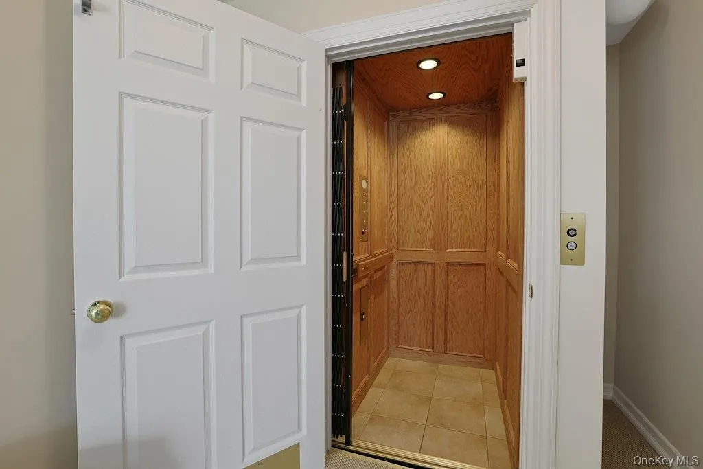 Elevator with access on all 3 floors Elevator with access on all 3 floors