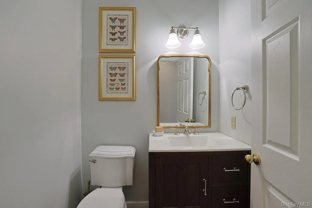 Powder room on the first floor Powder room on the first floor