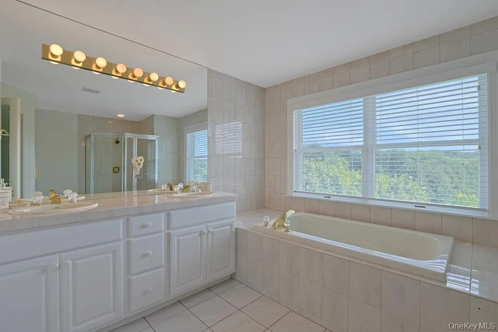 29 Country Club Lane, Mount Pleasant, NY, 3 Bedrooms Bedrooms, 11 Rooms Rooms,3 BathroomsBathrooms,Residential,For Rent,Country Club,0,1042845 29 Country Club Lane, Mount Pleasant, NY, 3 Bedrooms Bedrooms, 11 Rooms Rooms,3 BathroomsBathrooms,Residential,For Rent,Country Club,0,1042845