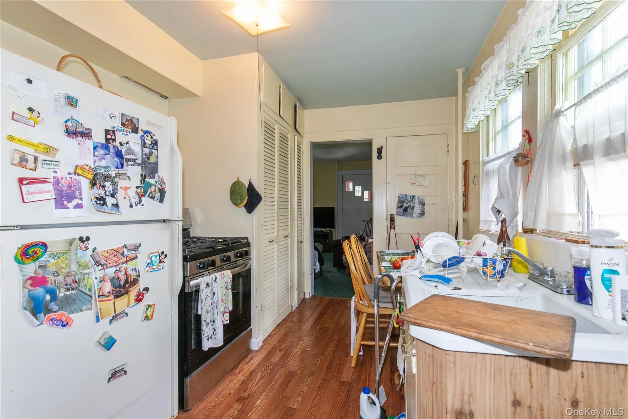 48 Saint Marks Place, North Hempstead, NY, 3 Bedrooms Bedrooms, 5 Rooms Rooms,1 BathroomBathrooms,Residential,For Rent,Saint Marks,0,1042847 48 Saint Marks Place, North Hempstead, NY, 3 Bedrooms Bedrooms, 5 Rooms Rooms,1 BathroomBathrooms,Residential,For Rent,Saint Marks,0,1042847
