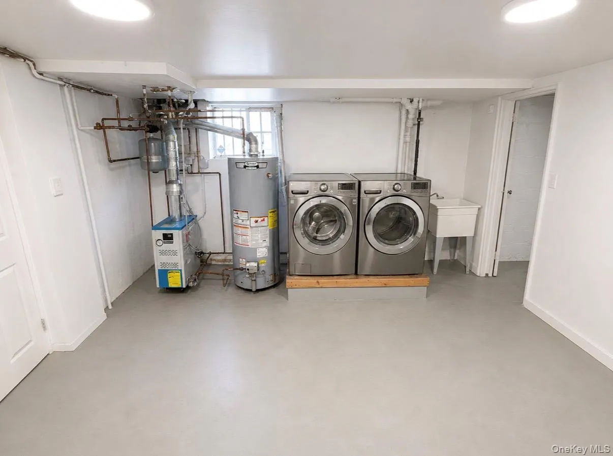 201-10 26th Avenue, New York, NY, 3 Bedrooms Bedrooms, 7 Rooms Rooms,1 BathroomBathrooms,Residential,For Rent,26th,0,1042848 201-10 26th Avenue, New York, NY, 3 Bedrooms Bedrooms, 7 Rooms Rooms,1 BathroomBathrooms,Residential,For Rent,26th,0,1042848