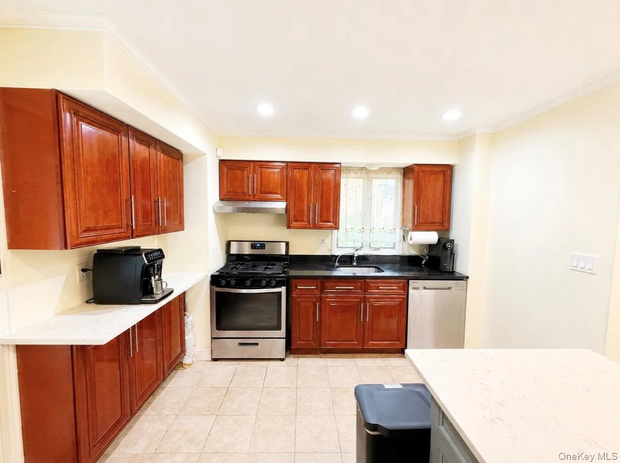 201-10 26th Avenue, New York, NY, 3 Bedrooms Bedrooms, 7 Rooms Rooms,1 BathroomBathrooms,Residential,For Rent,26th,0,1042848 201-10 26th Avenue, New York, NY, 3 Bedrooms Bedrooms, 7 Rooms Rooms,1 BathroomBathrooms,Residential,For Rent,26th,0,1042848