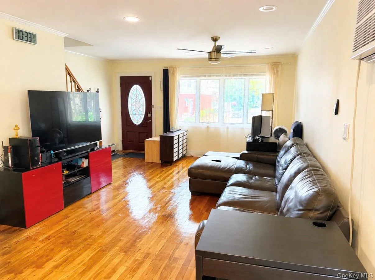 201-10 26th Avenue, New York, NY, 3 Bedrooms Bedrooms, 7 Rooms Rooms,1 BathroomBathrooms,Residential,For Rent,26th,0,1042848 201-10 26th Avenue, New York, NY, 3 Bedrooms Bedrooms, 7 Rooms Rooms,1 BathroomBathrooms,Residential,For Rent,26th,0,1042848