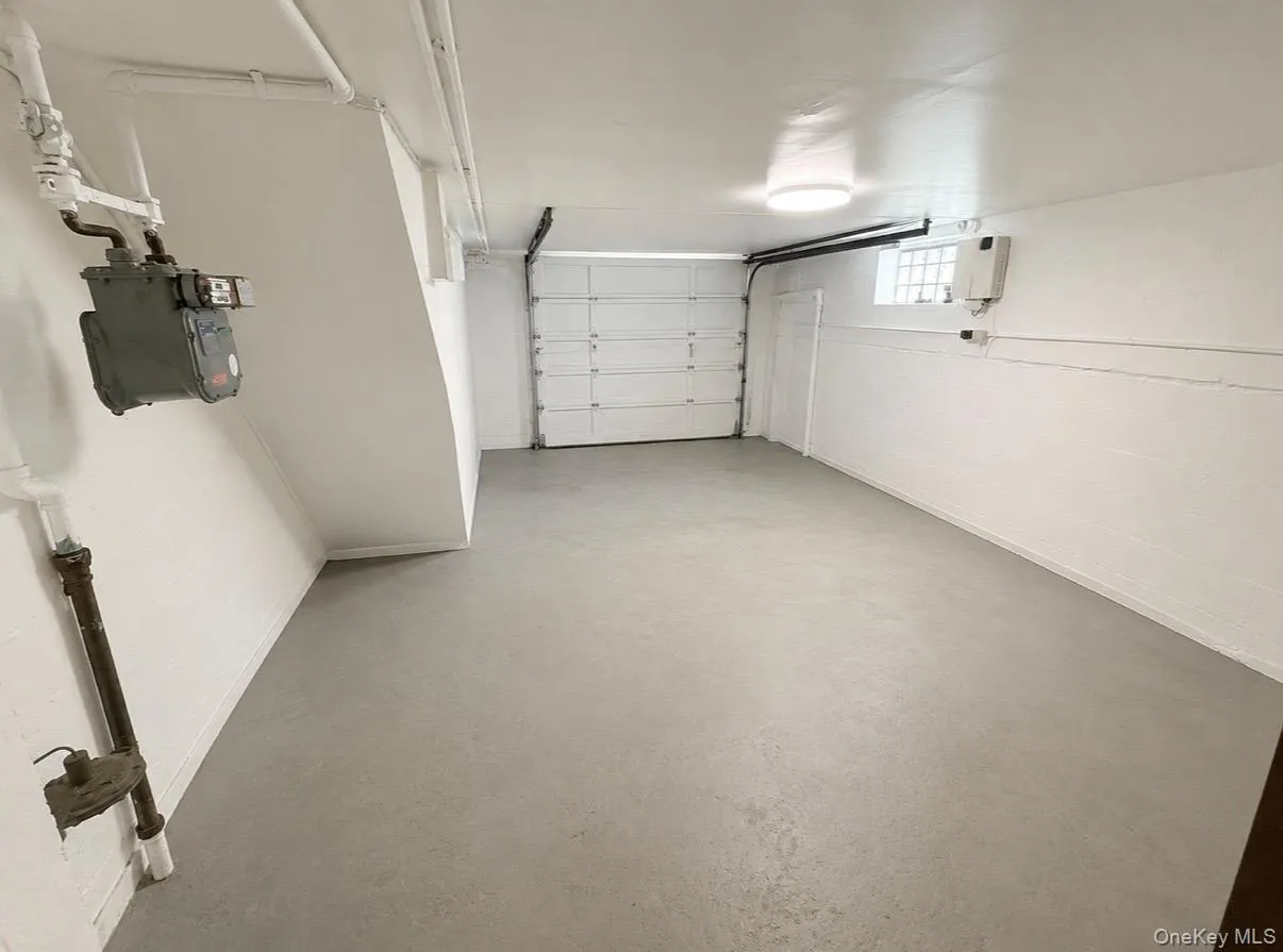 201-10 26th Avenue, New York, NY, 3 Bedrooms Bedrooms, 7 Rooms Rooms,1 BathroomBathrooms,Residential,For Rent,26th,0,1042848 201-10 26th Avenue, New York, NY, 3 Bedrooms Bedrooms, 7 Rooms Rooms,1 BathroomBathrooms,Residential,For Rent,26th,0,1042848