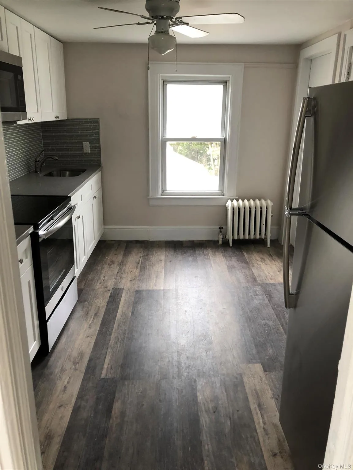 New Floors/Stainless Steel Appliances/Eat-In Kitchen New Floors/Stainless Steel Appliances/Eat-In Kitchen