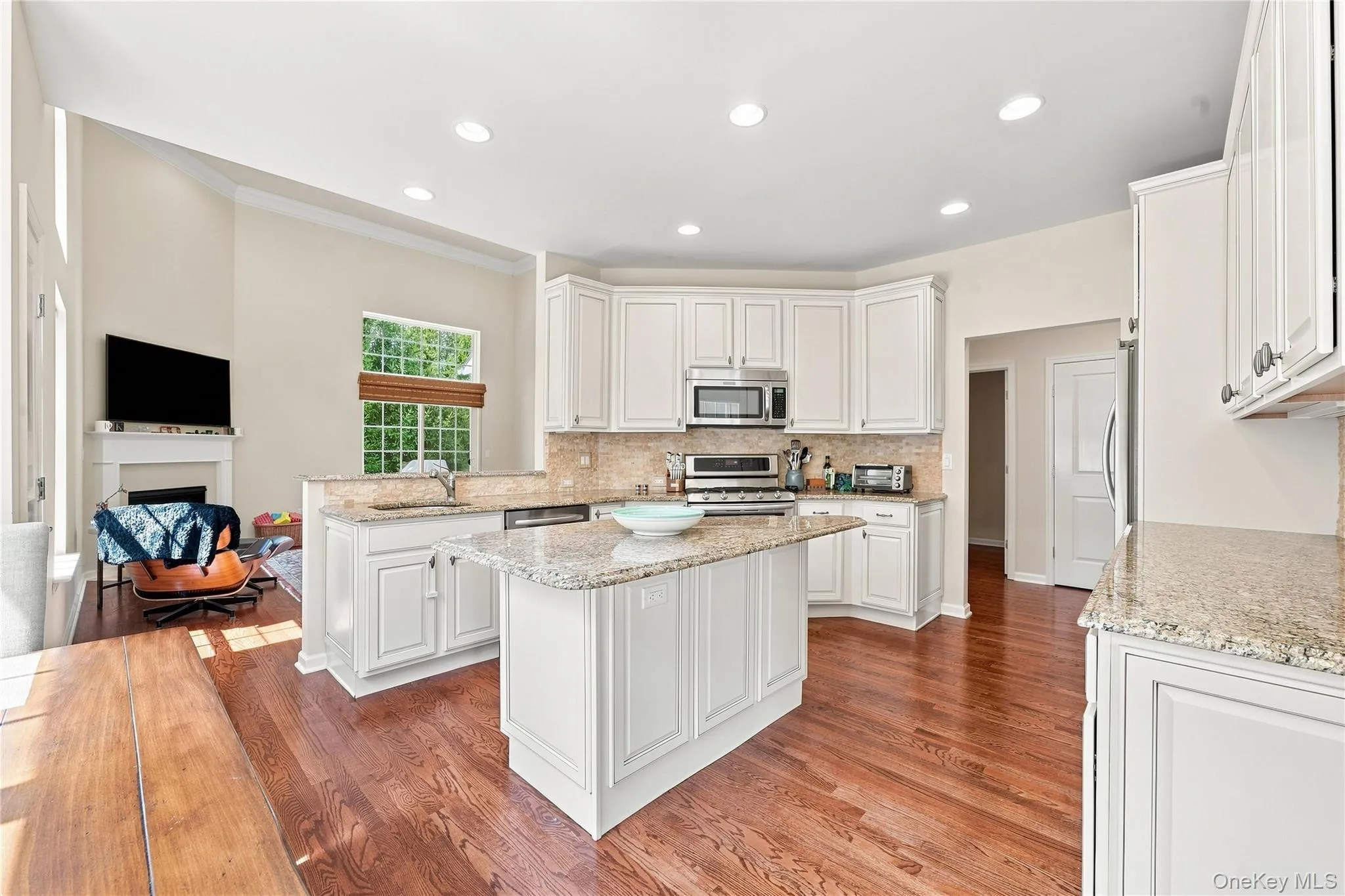 104 Victoria Place, Huntington, NY, 3 Bedrooms Bedrooms, 12 Rooms Rooms,2 BathroomsBathrooms,Residential,For Rent,Victoria,0,1042856 104 Victoria Place, Huntington, NY, 3 Bedrooms Bedrooms, 12 Rooms Rooms,2 BathroomsBathrooms,Residential,For Rent,Victoria,0,1042856