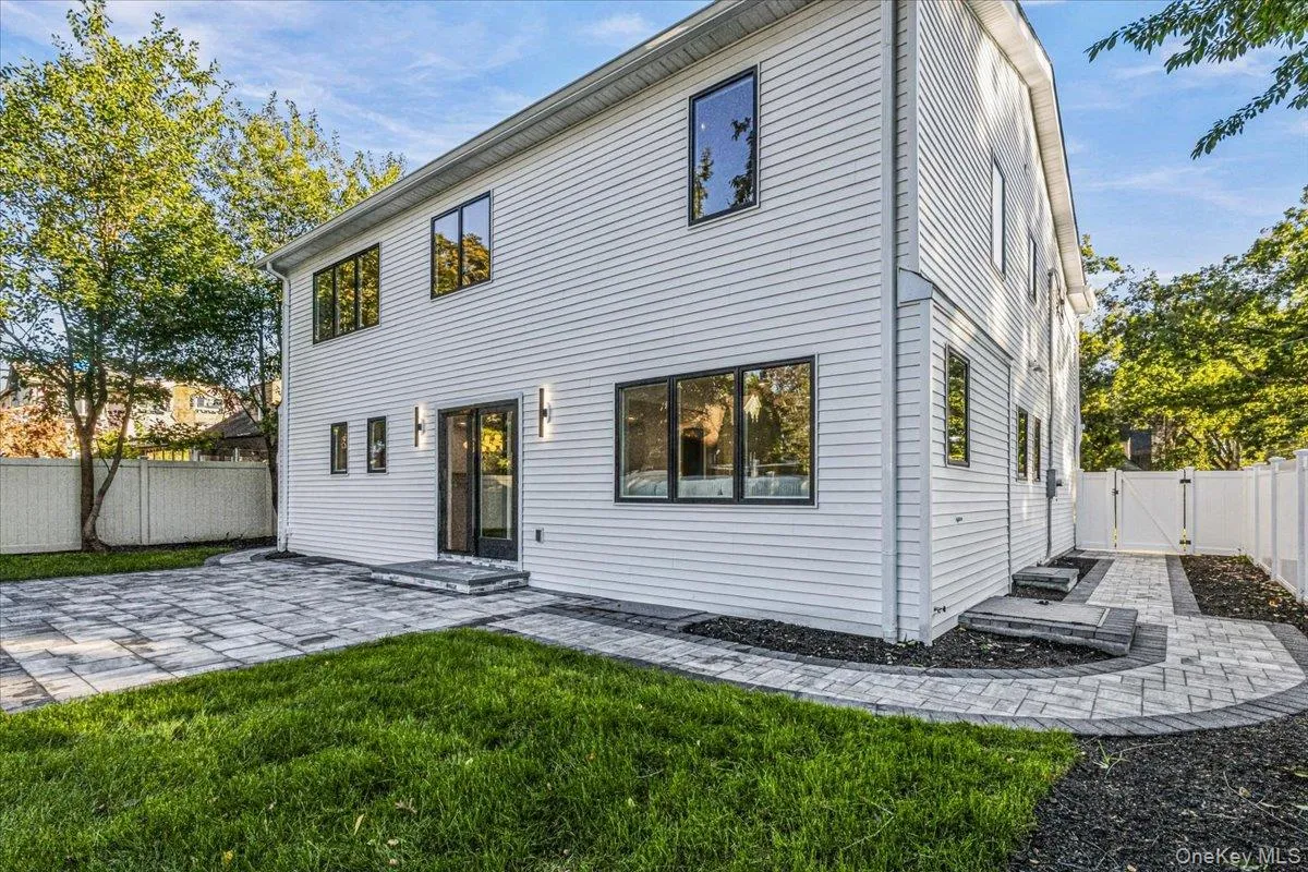 448 Coolidge Street, Hempstead, NY, 5 Bedrooms Bedrooms, 9 Rooms Rooms,3 BathroomsBathrooms,Residential,For Rent,Coolidge,0,1042857 448 Coolidge Street, Hempstead, NY, 5 Bedrooms Bedrooms, 9 Rooms Rooms,3 BathroomsBathrooms,Residential,For Rent,Coolidge,0,1042857