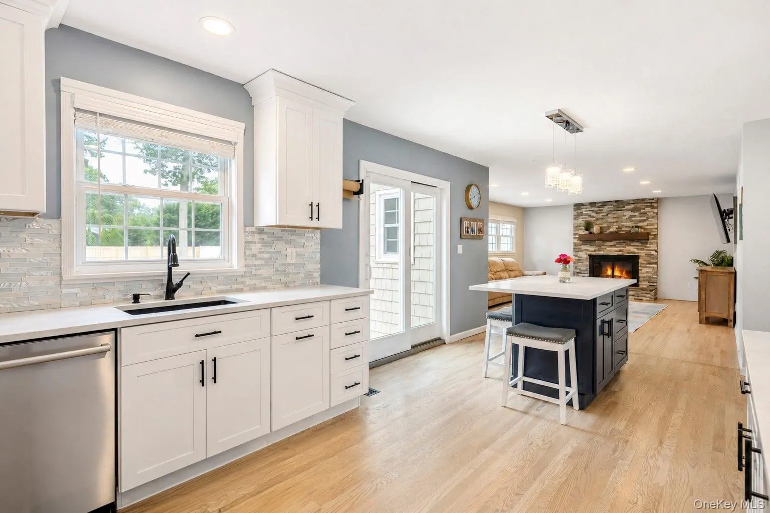 282 6th Avenue, Smithtown, NY, 3 Bedrooms Bedrooms, 8 Rooms Rooms,2 BathroomsBathrooms,Residential,For Rent,6th,0,1042862 282 6th Avenue, Smithtown, NY, 3 Bedrooms Bedrooms, 8 Rooms Rooms,2 BathroomsBathrooms,Residential,For Rent,6th,0,1042862