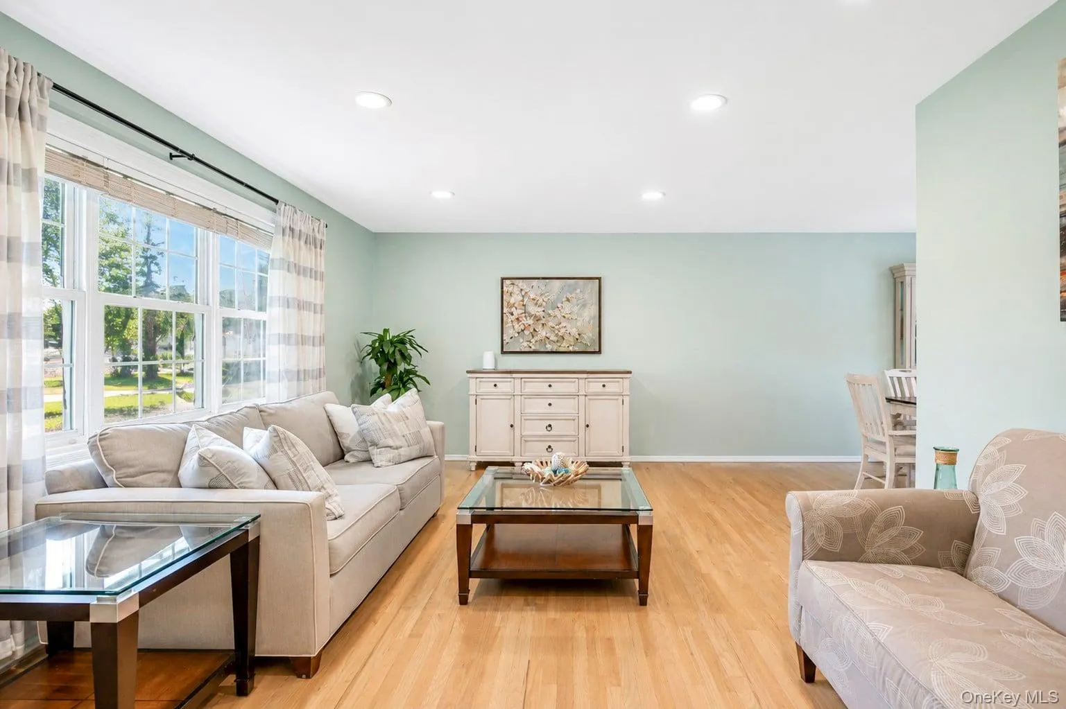 282 6th Avenue, Smithtown, NY, 3 Bedrooms Bedrooms, 8 Rooms Rooms,2 BathroomsBathrooms,Residential,For Rent,6th,0,1042862 282 6th Avenue, Smithtown, NY, 3 Bedrooms Bedrooms, 8 Rooms Rooms,2 BathroomsBathrooms,Residential,For Rent,6th,0,1042862