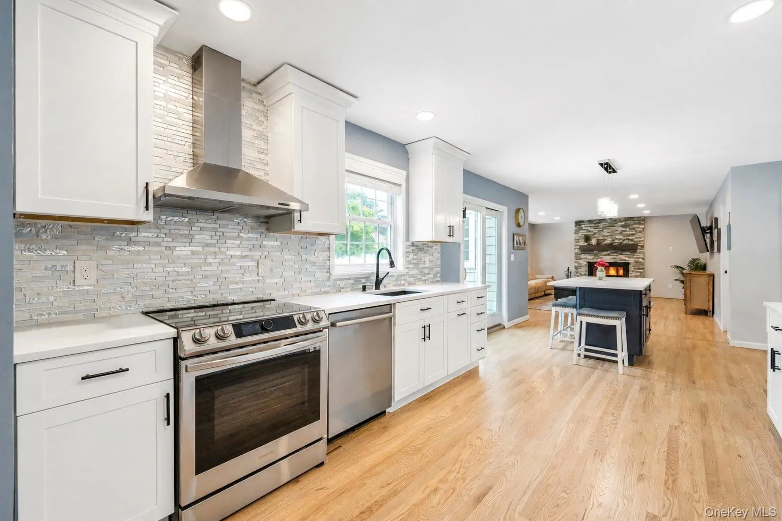 282 6th Avenue, Smithtown, NY, 3 Bedrooms Bedrooms, 8 Rooms Rooms,2 BathroomsBathrooms,Residential,For Rent,6th,0,1042862 282 6th Avenue, Smithtown, NY, 3 Bedrooms Bedrooms, 8 Rooms Rooms,2 BathroomsBathrooms,Residential,For Rent,6th,0,1042862