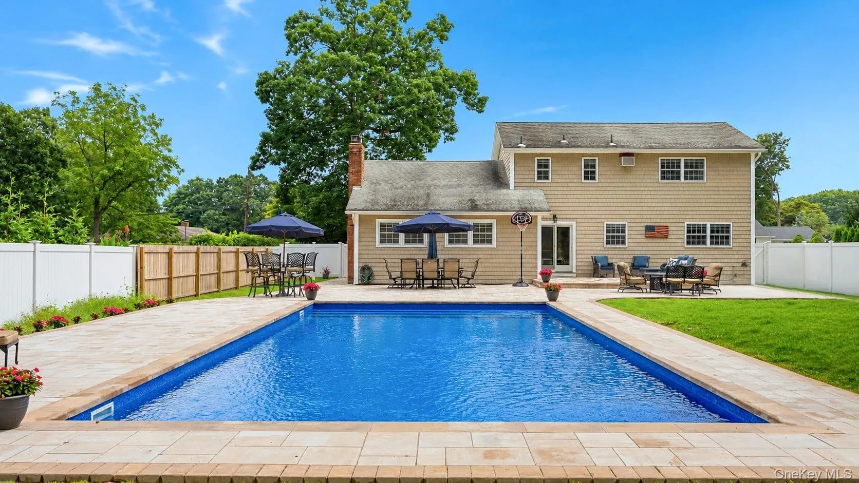 282 6th Avenue, Smithtown, NY, 3 Bedrooms Bedrooms, 8 Rooms Rooms,2 BathroomsBathrooms,Residential,For Rent,6th,0,1042862 282 6th Avenue, Smithtown, NY, 3 Bedrooms Bedrooms, 8 Rooms Rooms,2 BathroomsBathrooms,Residential,For Rent,6th,0,1042862