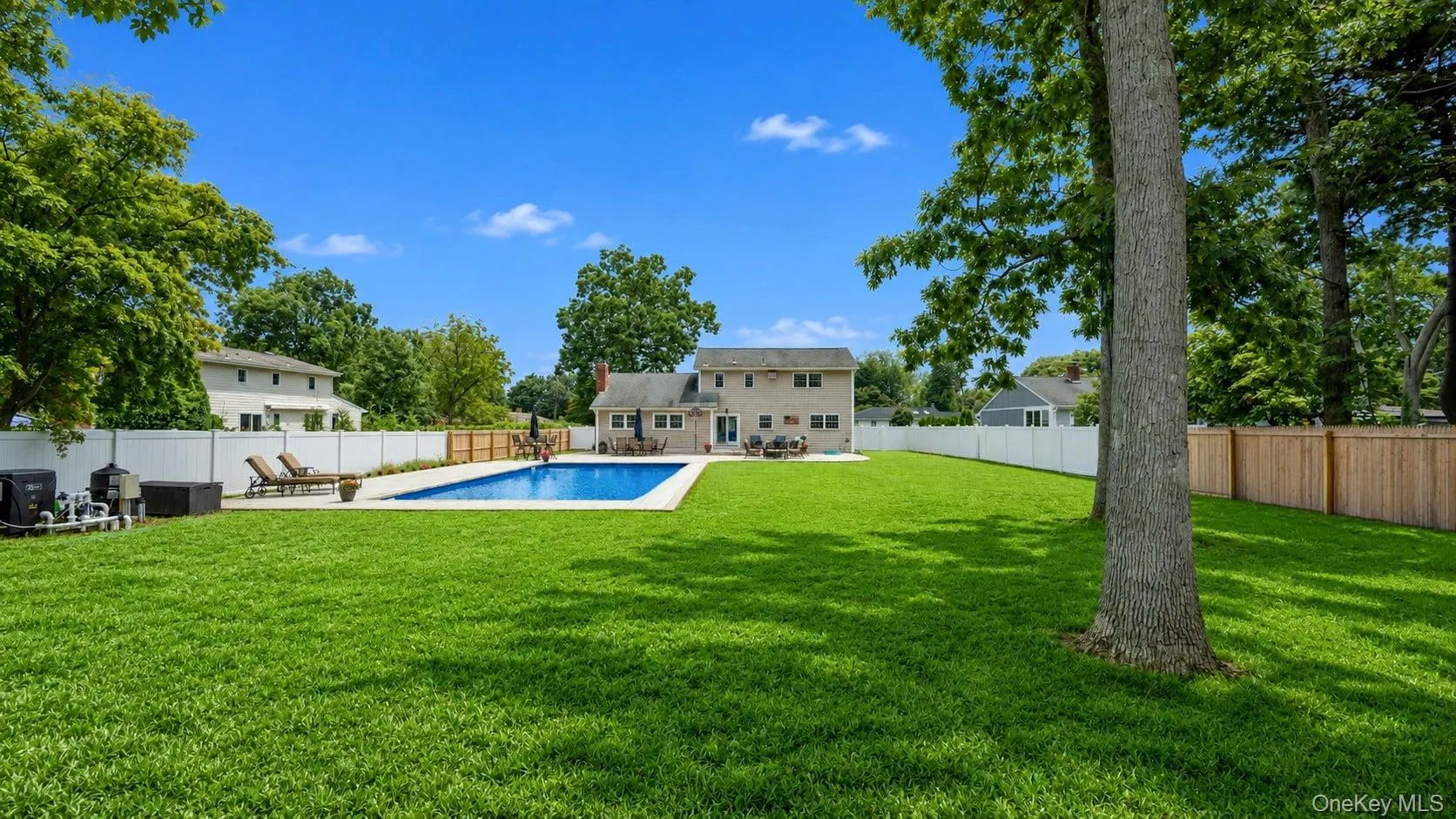 282 6th Avenue, Smithtown, NY, 3 Bedrooms Bedrooms, 8 Rooms Rooms,2 BathroomsBathrooms,Residential,For Rent,6th,0,1042862 282 6th Avenue, Smithtown, NY, 3 Bedrooms Bedrooms, 8 Rooms Rooms,2 BathroomsBathrooms,Residential,For Rent,6th,0,1042862