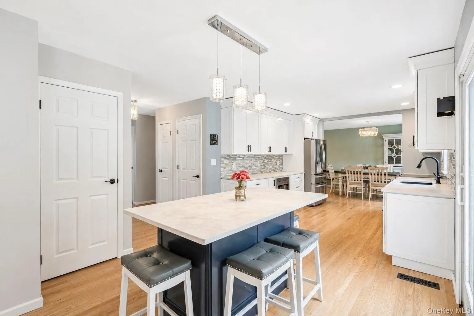 282 6th Avenue, Smithtown, NY, 3 Bedrooms Bedrooms, 8 Rooms Rooms,2 BathroomsBathrooms,Residential,For Rent,6th,0,1042862 282 6th Avenue, Smithtown, NY, 3 Bedrooms Bedrooms, 8 Rooms Rooms,2 BathroomsBathrooms,Residential,For Rent,6th,0,1042862