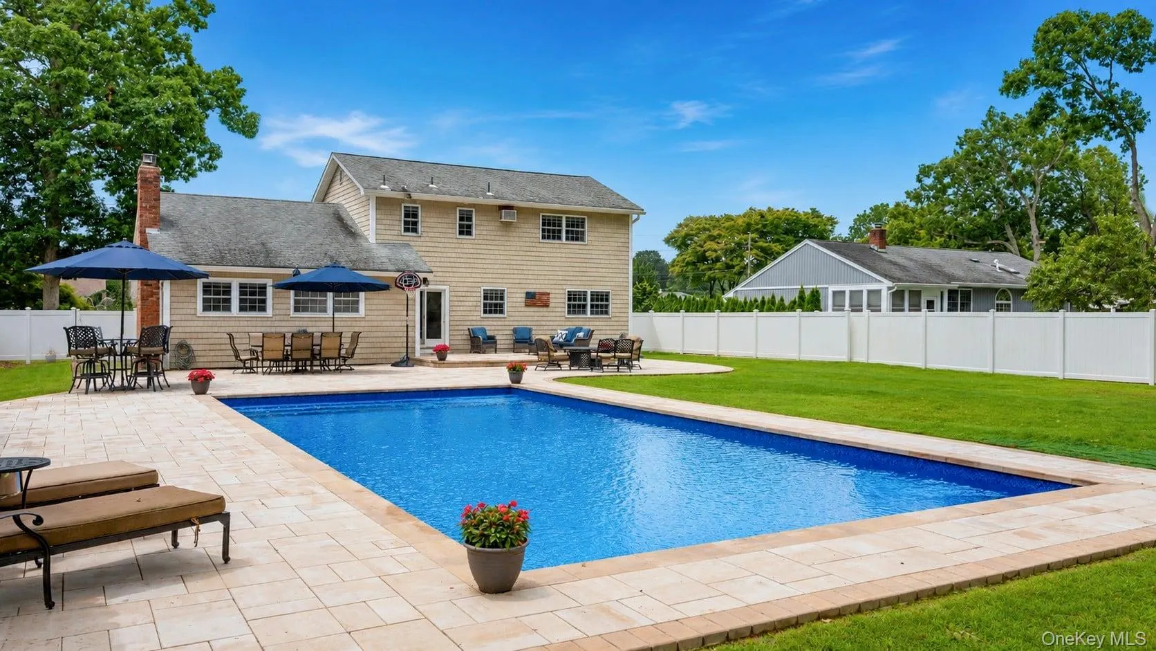 282 6th Avenue, Smithtown, NY, 3 Bedrooms Bedrooms, 8 Rooms Rooms,2 BathroomsBathrooms,Residential,For Rent,6th,0,1042862 282 6th Avenue, Smithtown, NY, 3 Bedrooms Bedrooms, 8 Rooms Rooms,2 BathroomsBathrooms,Residential,For Rent,6th,0,1042862