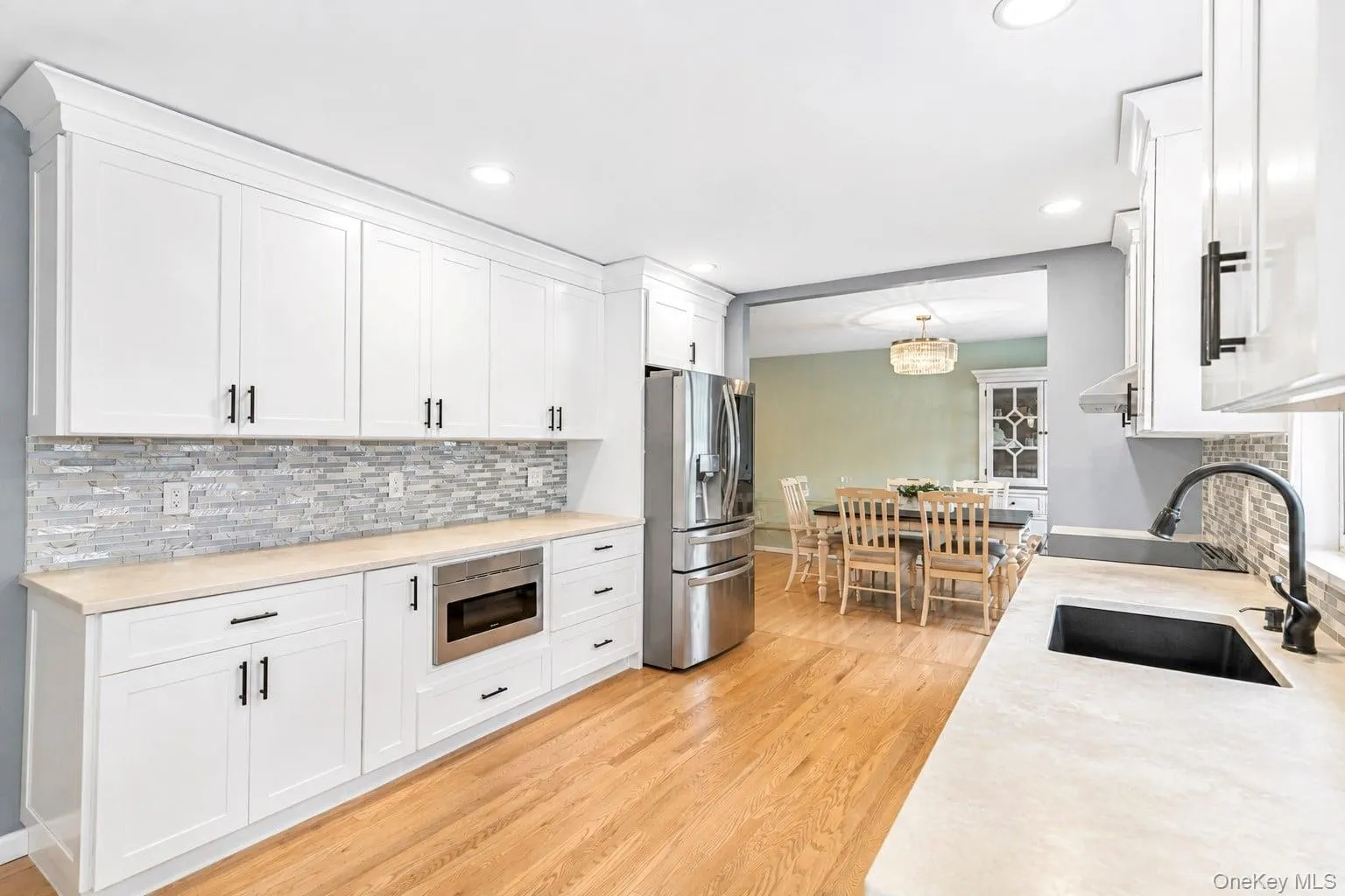 282 6th Avenue, Smithtown, NY, 3 Bedrooms Bedrooms, 8 Rooms Rooms,2 BathroomsBathrooms,Residential,For Rent,6th,0,1042862 282 6th Avenue, Smithtown, NY, 3 Bedrooms Bedrooms, 8 Rooms Rooms,2 BathroomsBathrooms,Residential,For Rent,6th,0,1042862