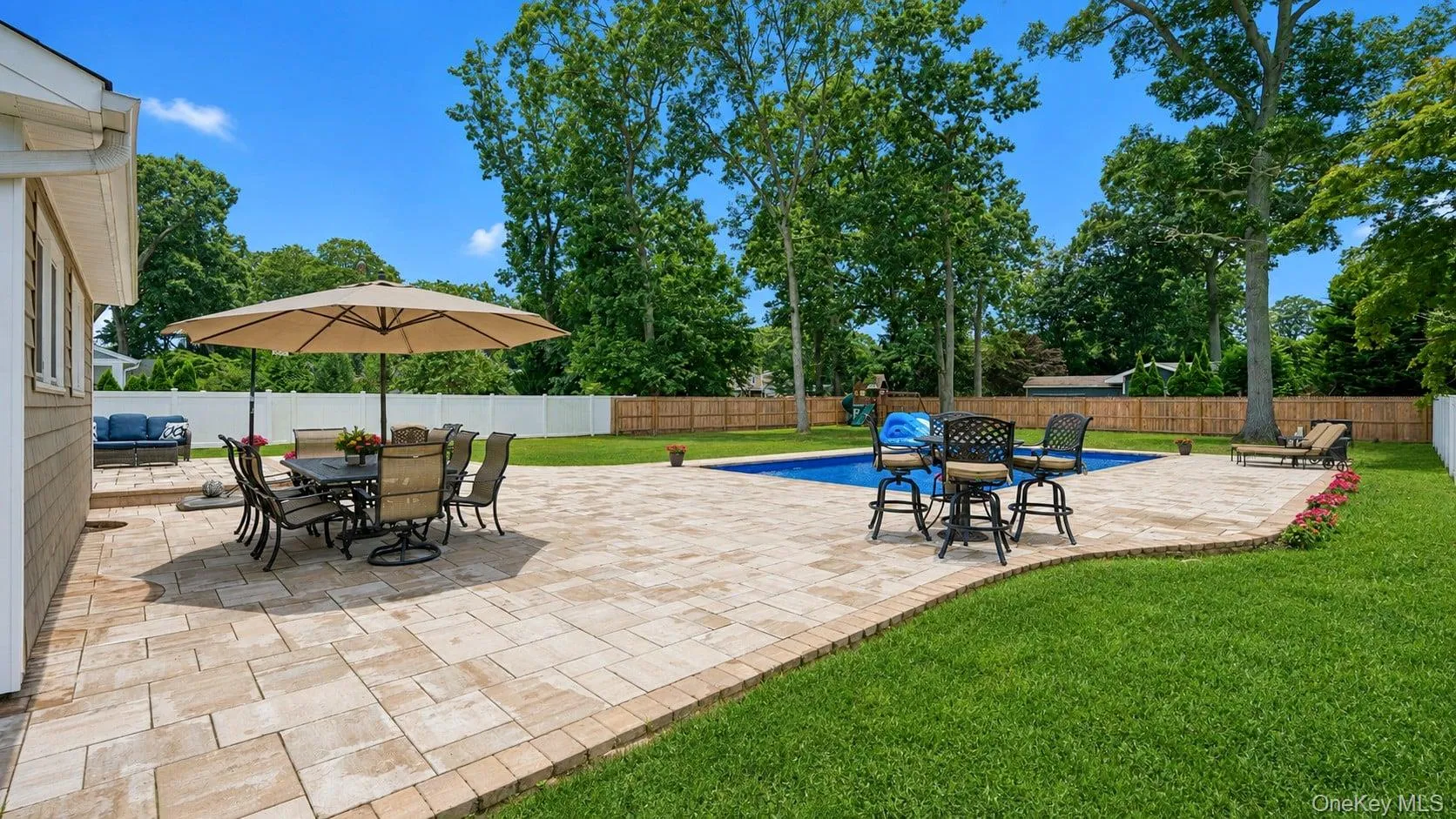 282 6th Avenue, Smithtown, NY, 3 Bedrooms Bedrooms, 8 Rooms Rooms,2 BathroomsBathrooms,Residential,For Rent,6th,0,1042862 282 6th Avenue, Smithtown, NY, 3 Bedrooms Bedrooms, 8 Rooms Rooms,2 BathroomsBathrooms,Residential,For Rent,6th,0,1042862