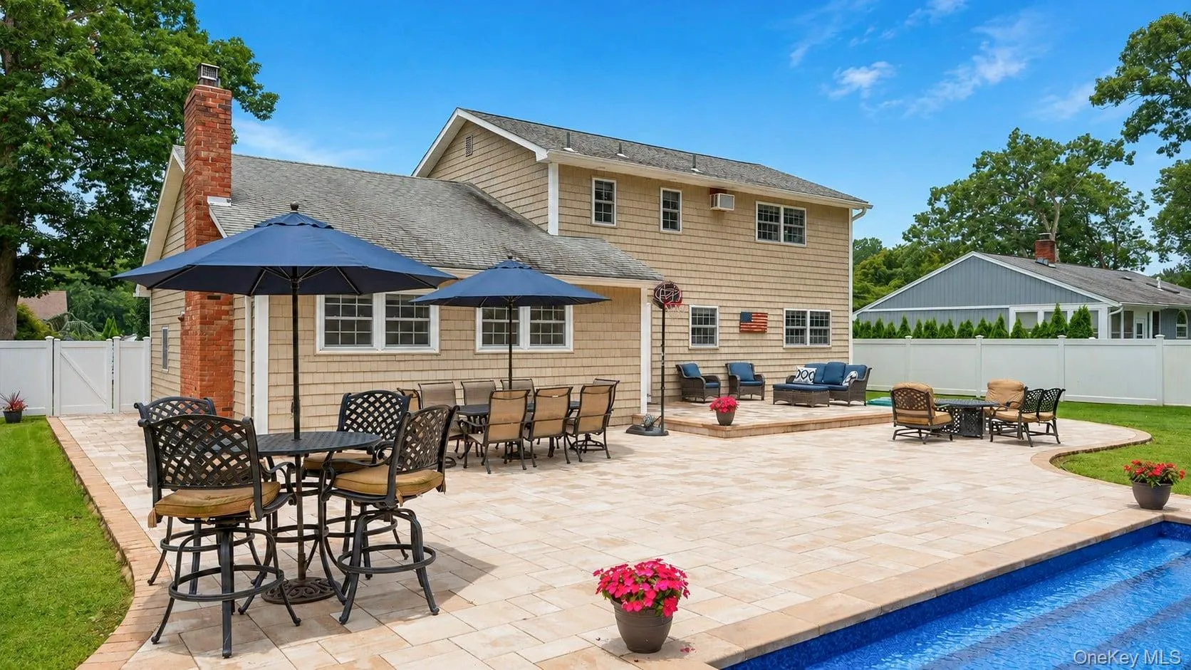 282 6th Avenue, Smithtown, NY, 3 Bedrooms Bedrooms, 8 Rooms Rooms,2 BathroomsBathrooms,Residential,For Rent,6th,0,1042862 282 6th Avenue, Smithtown, NY, 3 Bedrooms Bedrooms, 8 Rooms Rooms,2 BathroomsBathrooms,Residential,For Rent,6th,0,1042862
