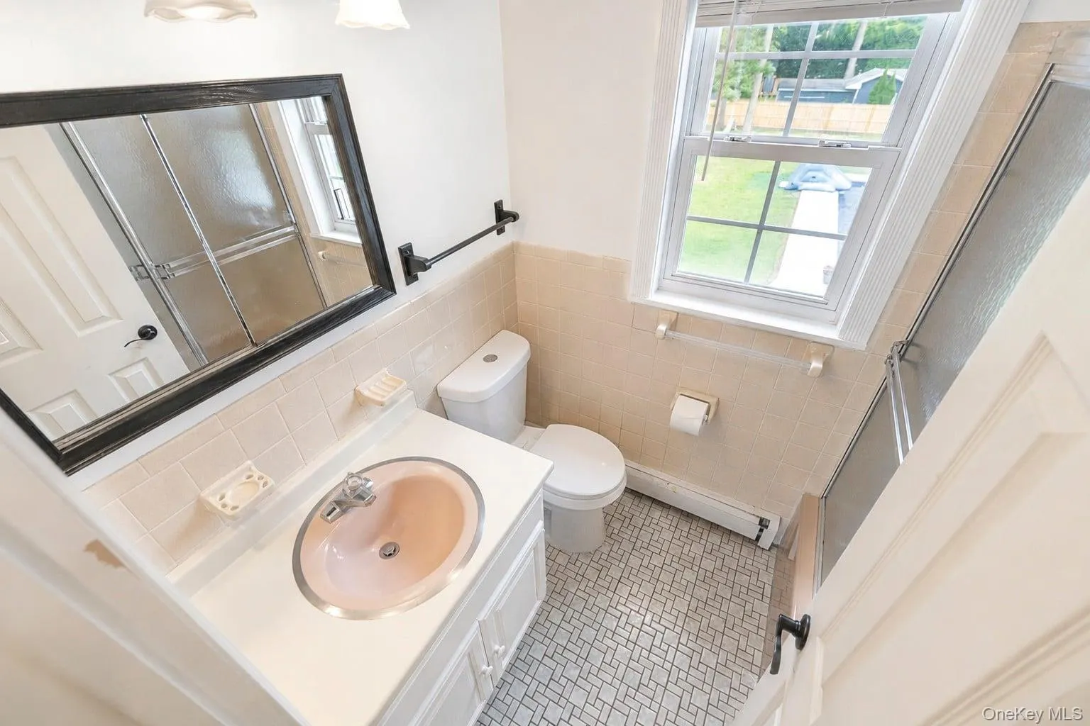 282 6th Avenue, Smithtown, NY, 3 Bedrooms Bedrooms, 8 Rooms Rooms,2 BathroomsBathrooms,Residential,For Rent,6th,0,1042862 282 6th Avenue, Smithtown, NY, 3 Bedrooms Bedrooms, 8 Rooms Rooms,2 BathroomsBathrooms,Residential,For Rent,6th,0,1042862