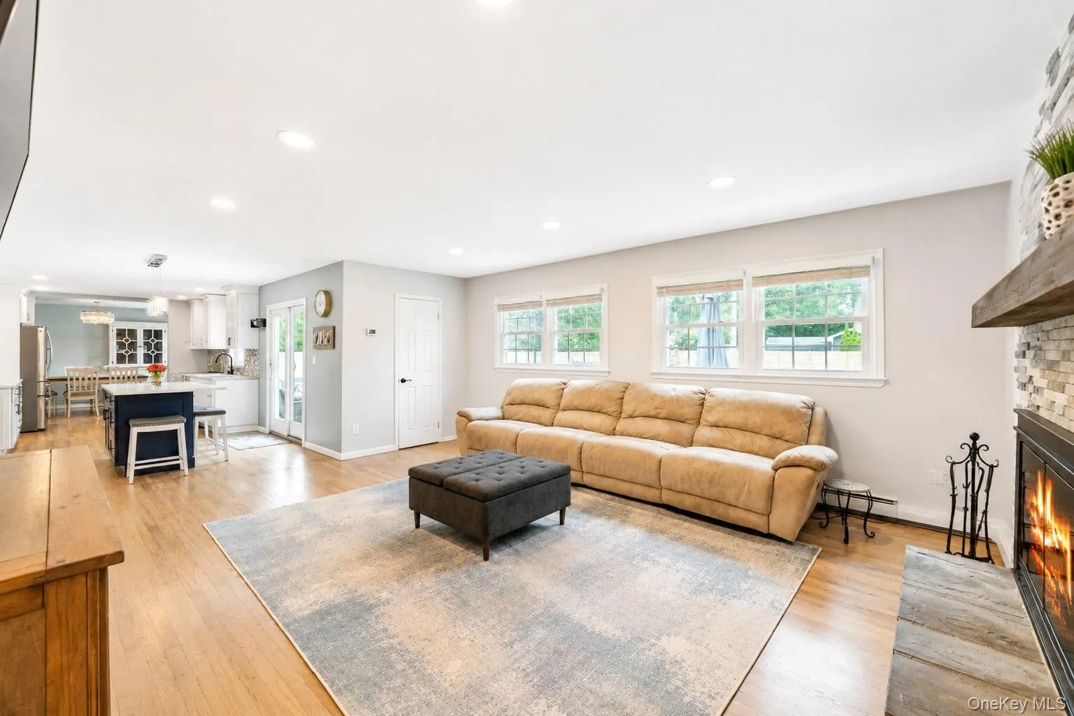 282 6th Avenue, Smithtown, NY, 3 Bedrooms Bedrooms, 8 Rooms Rooms,2 BathroomsBathrooms,Residential,For Rent,6th,0,1042862 282 6th Avenue, Smithtown, NY, 3 Bedrooms Bedrooms, 8 Rooms Rooms,2 BathroomsBathrooms,Residential,For Rent,6th,0,1042862