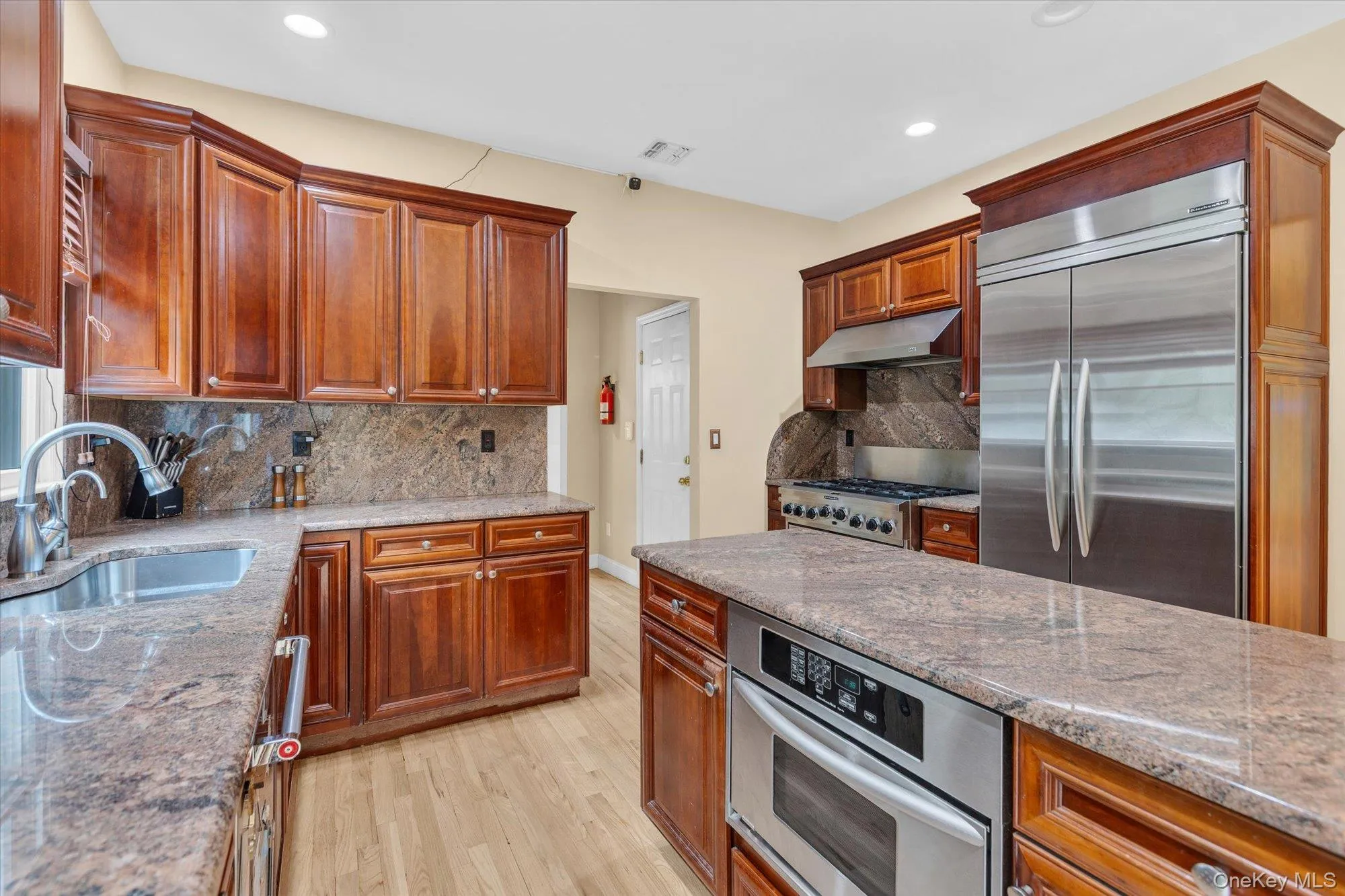 25 Pashen Place, Huntington, NY, 4 Bedrooms Bedrooms, 8 Rooms Rooms,3 BathroomsBathrooms,Residential,For Rent,Pashen,0,1042863 25 Pashen Place, Huntington, NY, 4 Bedrooms Bedrooms, 8 Rooms Rooms,3 BathroomsBathrooms,Residential,For Rent,Pashen,0,1042863