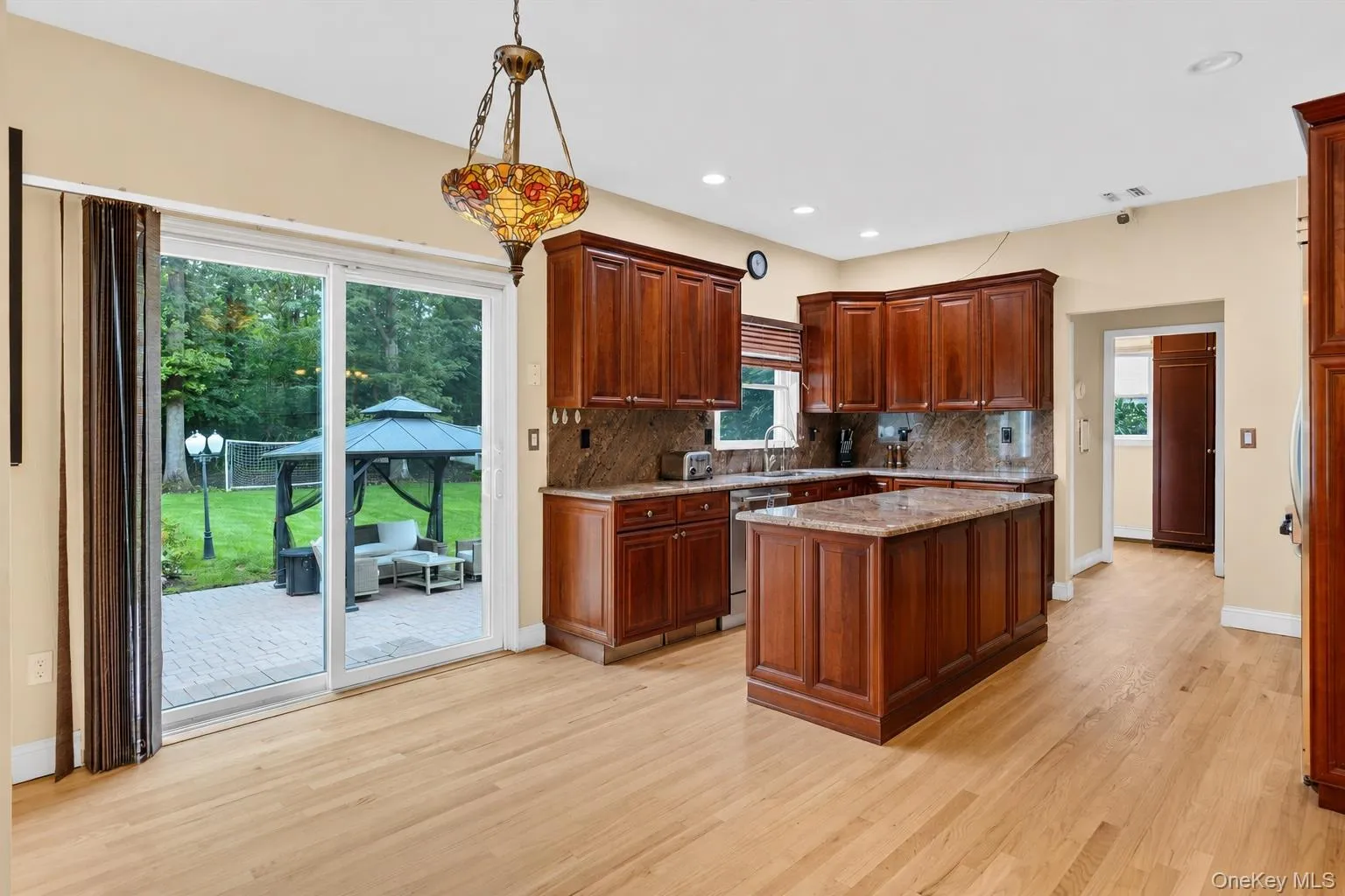 25 Pashen Place, Huntington, NY, 4 Bedrooms Bedrooms, 8 Rooms Rooms,3 BathroomsBathrooms,Residential,For Rent,Pashen,0,1042863 25 Pashen Place, Huntington, NY, 4 Bedrooms Bedrooms, 8 Rooms Rooms,3 BathroomsBathrooms,Residential,For Rent,Pashen,0,1042863