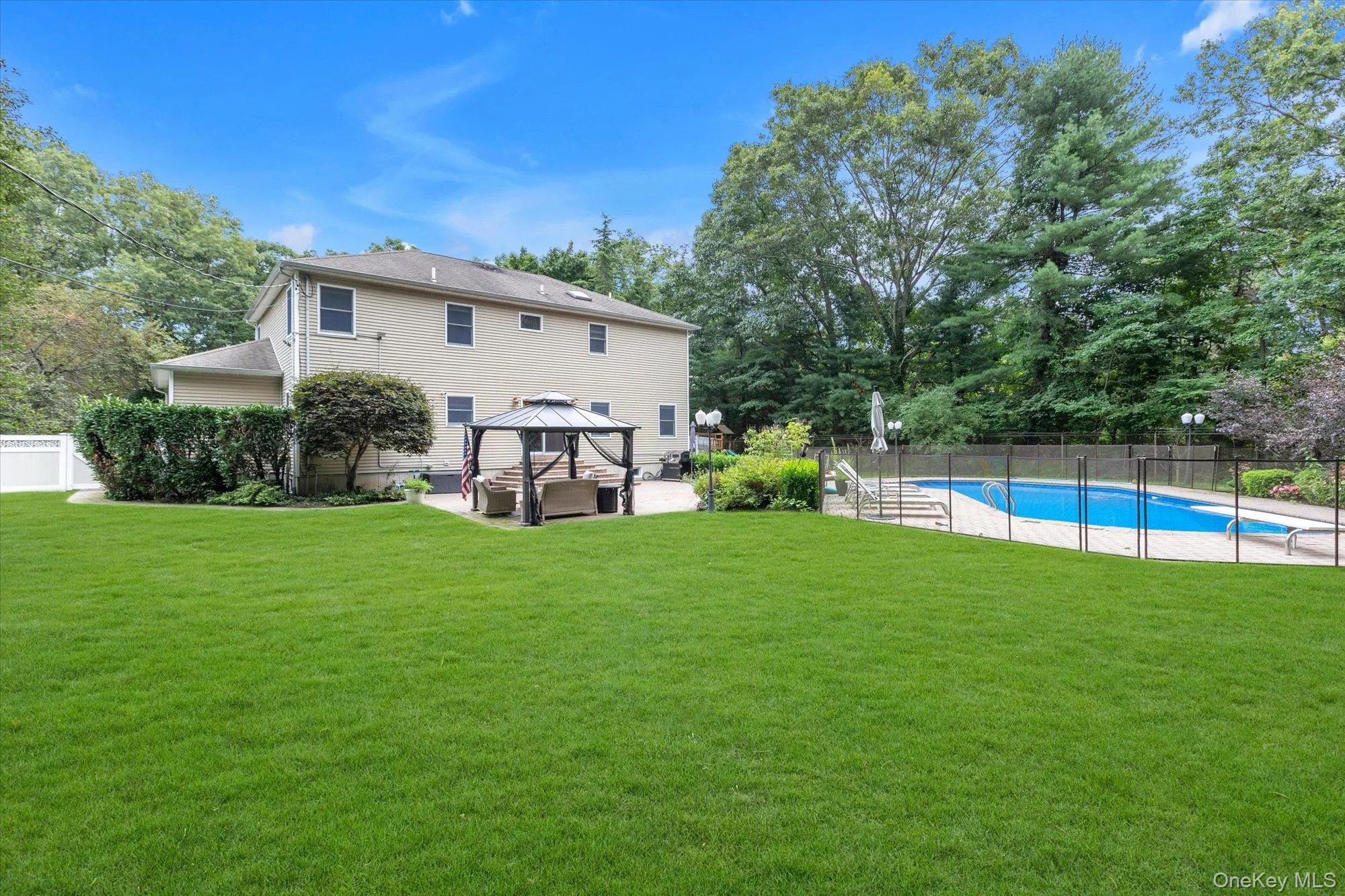 25 Pashen Place, Huntington, NY, 4 Bedrooms Bedrooms, 8 Rooms Rooms,3 BathroomsBathrooms,Residential,For Rent,Pashen,0,1042863 25 Pashen Place, Huntington, NY, 4 Bedrooms Bedrooms, 8 Rooms Rooms,3 BathroomsBathrooms,Residential,For Rent,Pashen,0,1042863