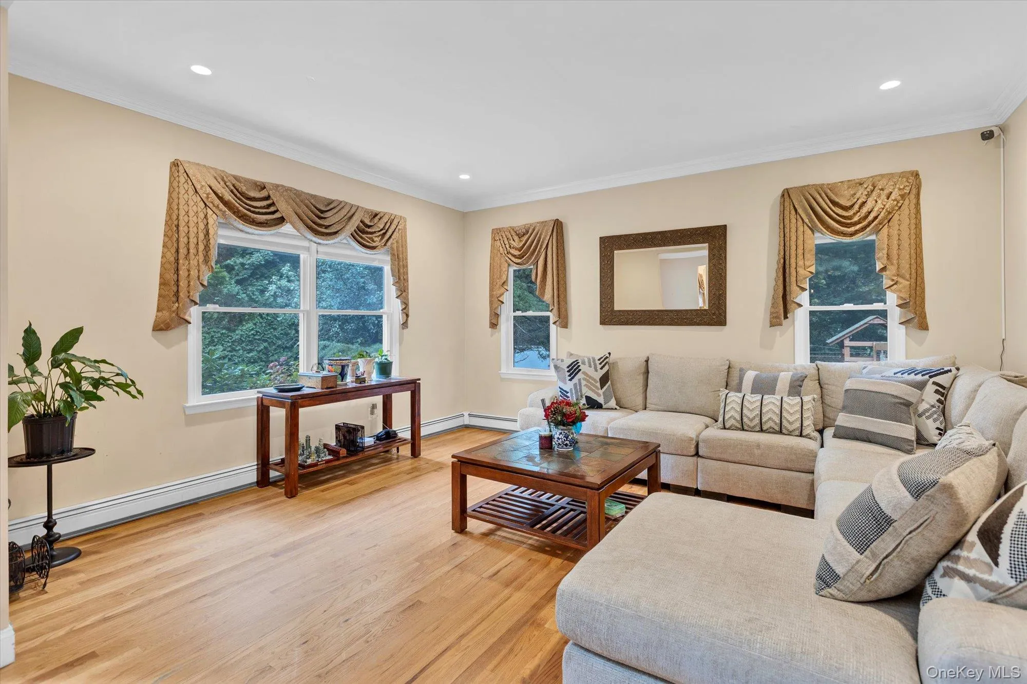 25 Pashen Place, Huntington, NY, 4 Bedrooms Bedrooms, 8 Rooms Rooms,3 BathroomsBathrooms,Residential,For Rent,Pashen,0,1042863 25 Pashen Place, Huntington, NY, 4 Bedrooms Bedrooms, 8 Rooms Rooms,3 BathroomsBathrooms,Residential,For Rent,Pashen,0,1042863