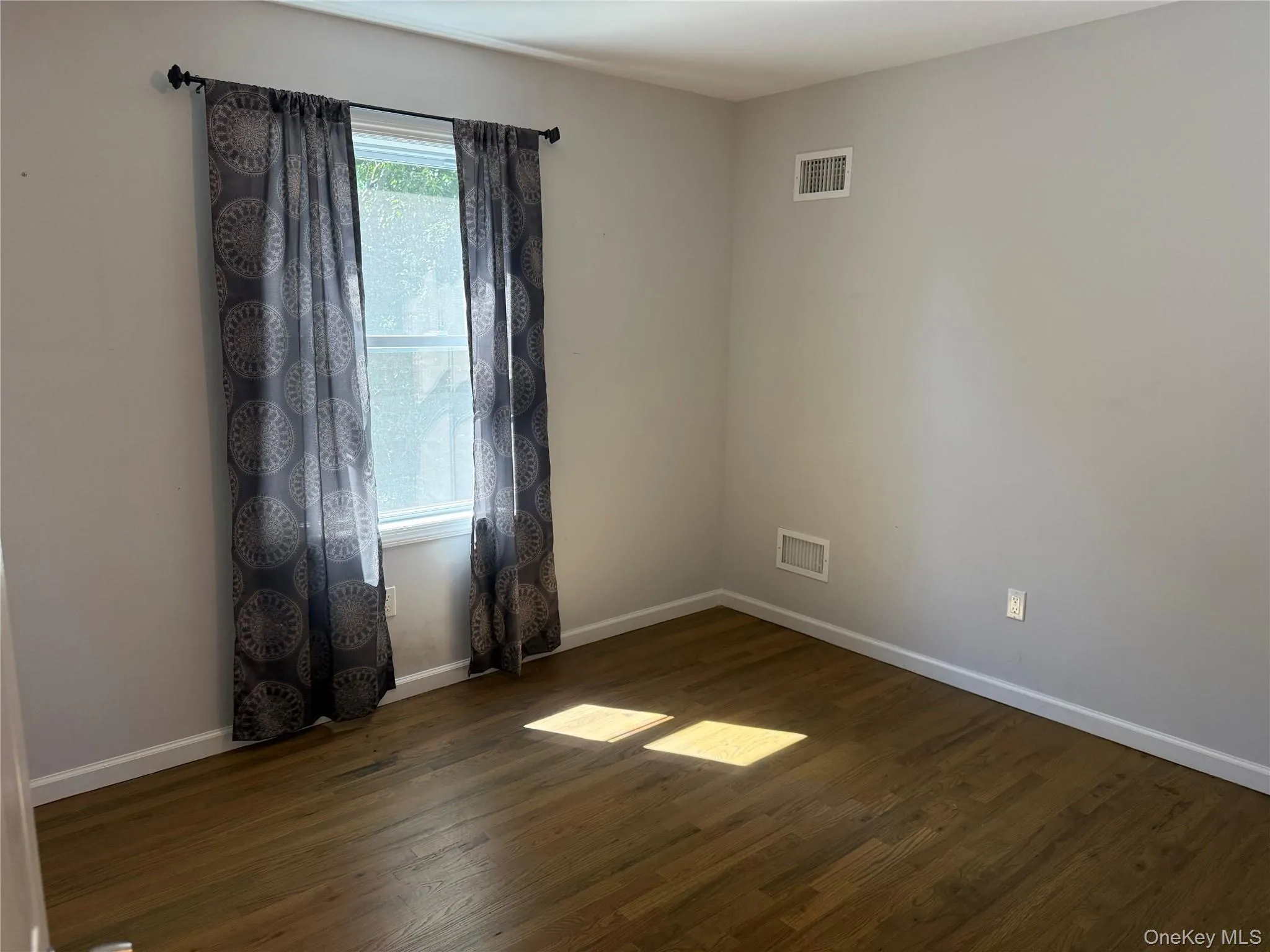 8 Narcissus Road, Brookhaven, NY, 4 Bedrooms Bedrooms, 8 Rooms Rooms,3 BathroomsBathrooms,Residential,For Rent,Narcissus,0,1042865 8 Narcissus Road, Brookhaven, NY, 4 Bedrooms Bedrooms, 8 Rooms Rooms,3 BathroomsBathrooms,Residential,For Rent,Narcissus,0,1042865